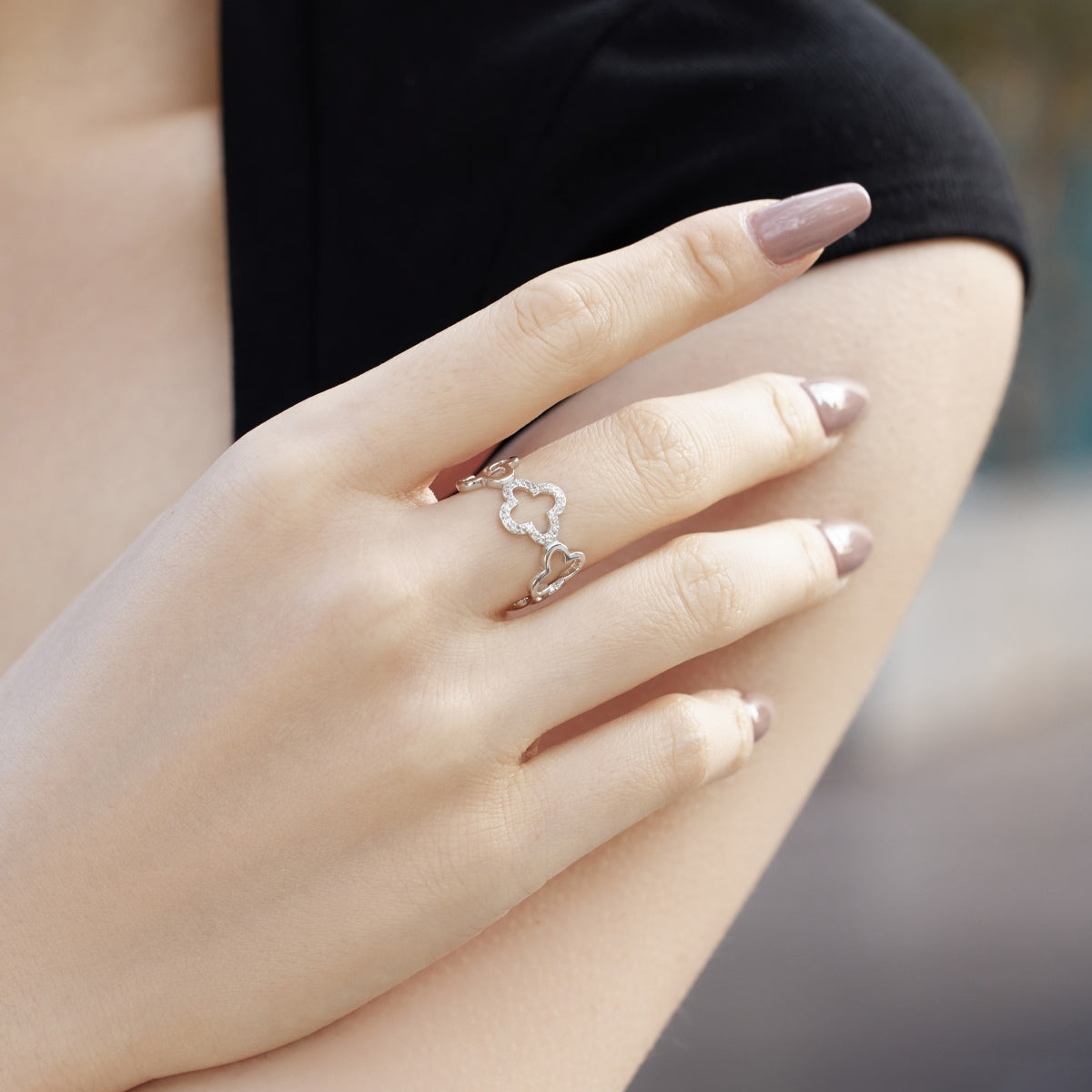 [Violet JW]Hollow Design Four-Leaf Clover Flower Shape Ring