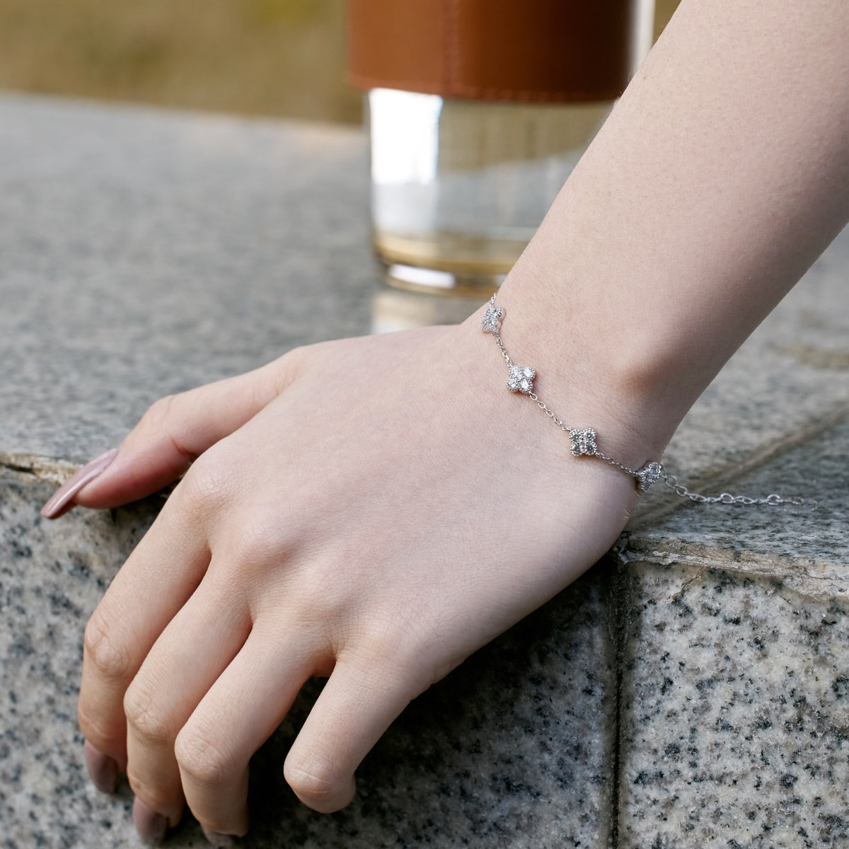 [Violet JW]Four-Leaf Clover Hollow Butterfly Bracelet