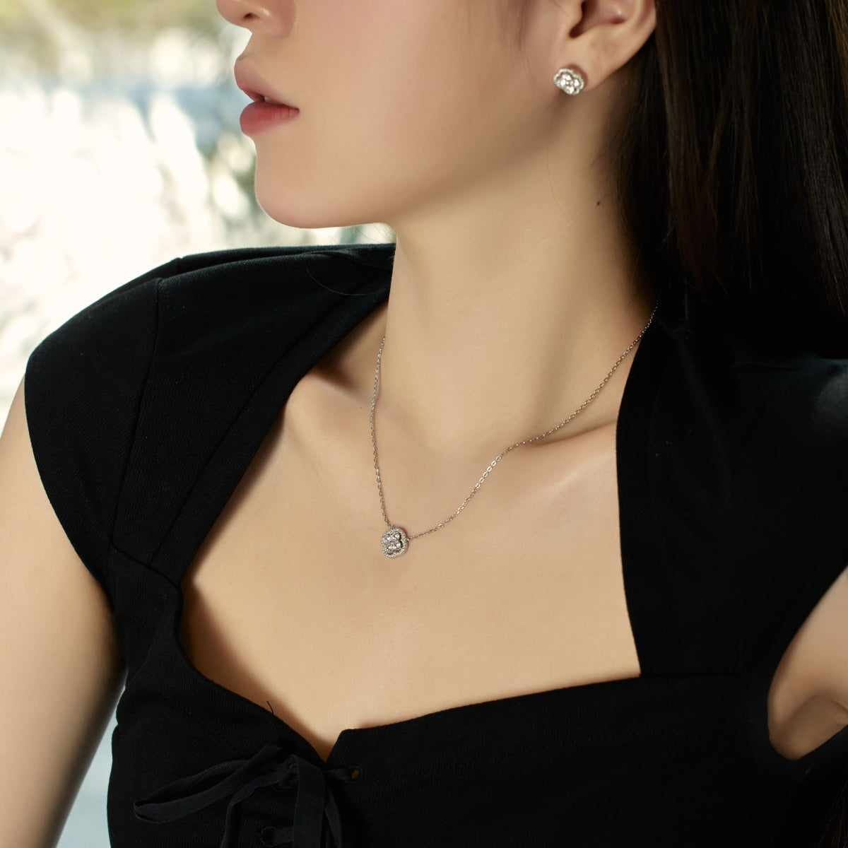 [Violet JW]Exquisite Necklace With Four-Leaf Clover Flower Design