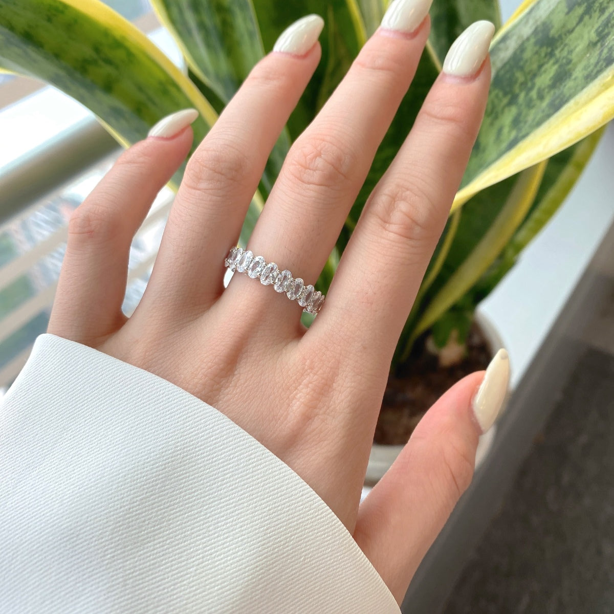 [Violet JW]Ornate Oval Cut Tennis Ring