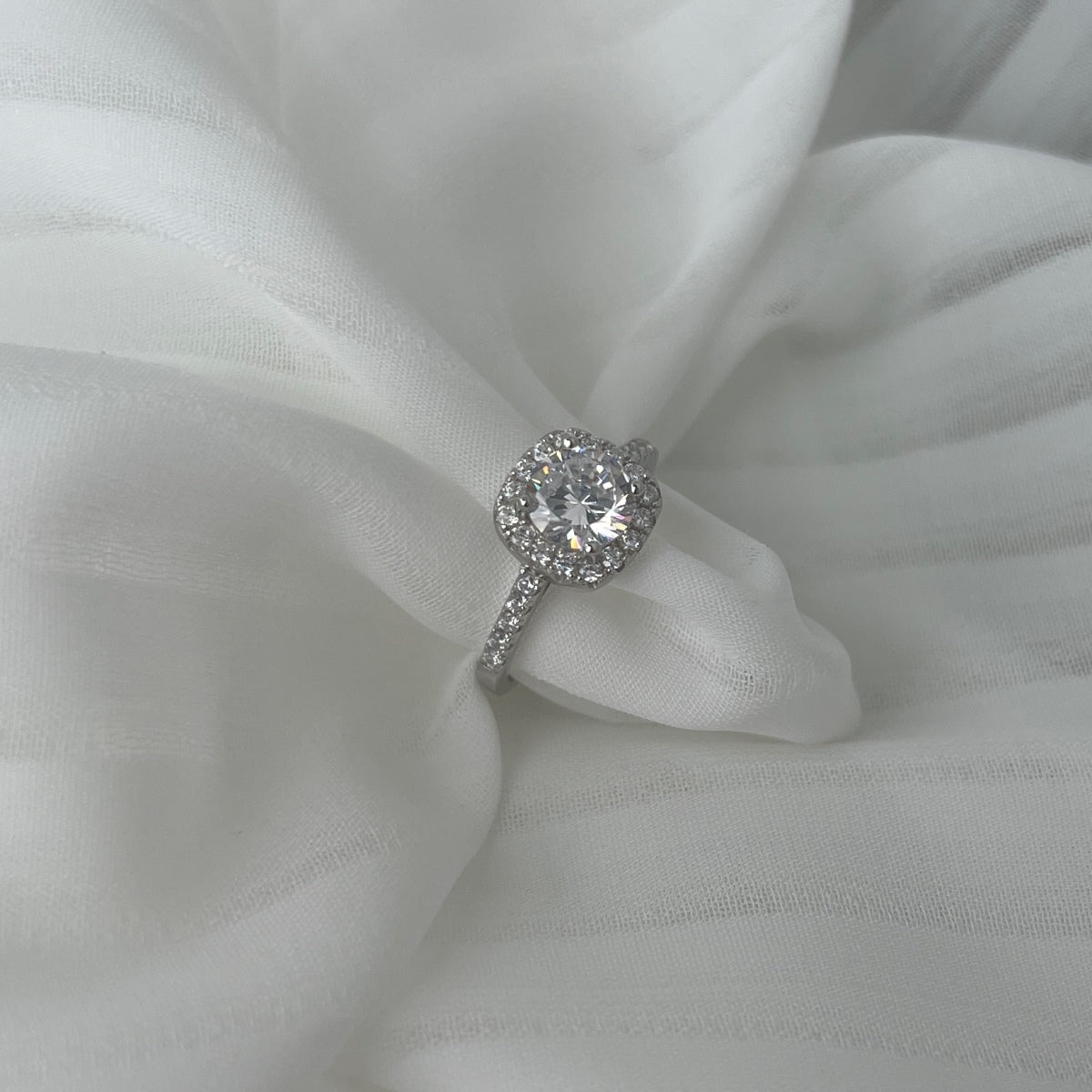 [Violet JW]Dazzling Resplendent Round Cut Wedding Ring