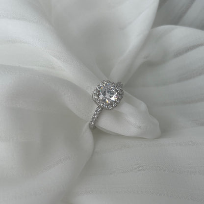 [Violet JW]Dazzling Resplendent Round Cut Wedding Ring