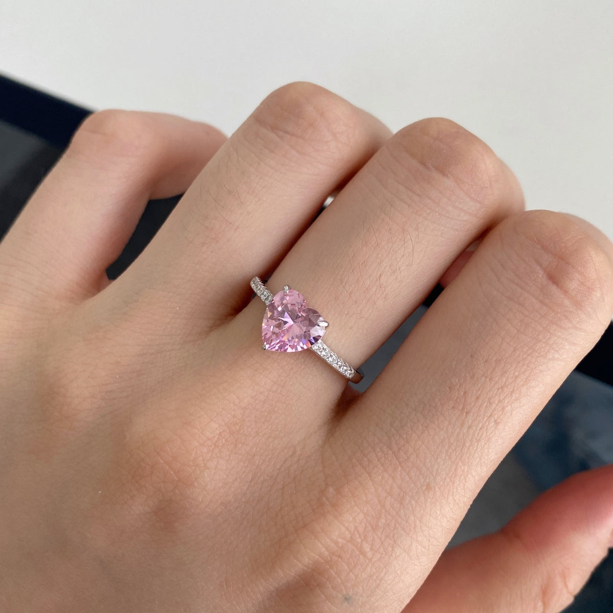 [Violet JW]2.0 Carat Dazzling Lustrous Heart Cut Lover Ring