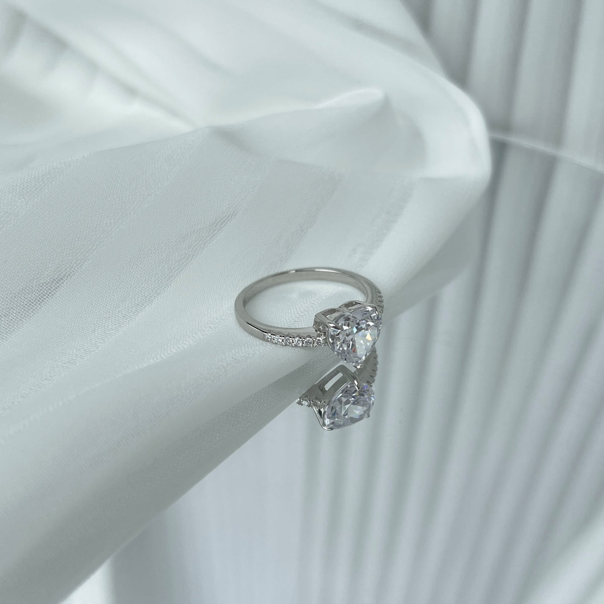 [Violet JW]2.0 Carat Dazzling Lustrous Heart Cut Lover Ring