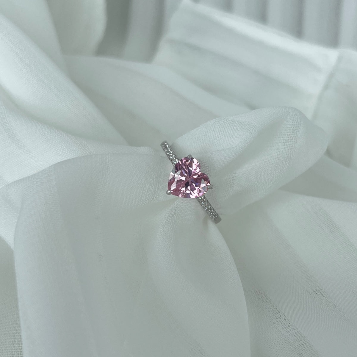 [Violet JW]2.0 Carat Dazzling Lustrous Heart Cut Lover Ring