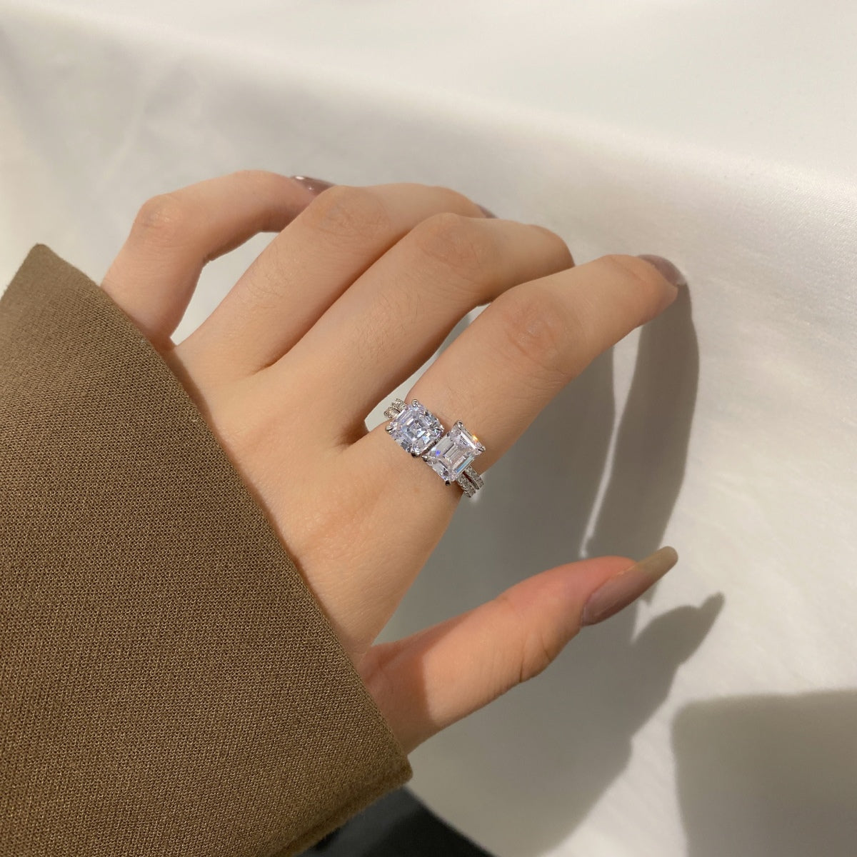 [Violet JW]2.0 Carat Scintillating Ornate Radiant Cut Party Ring