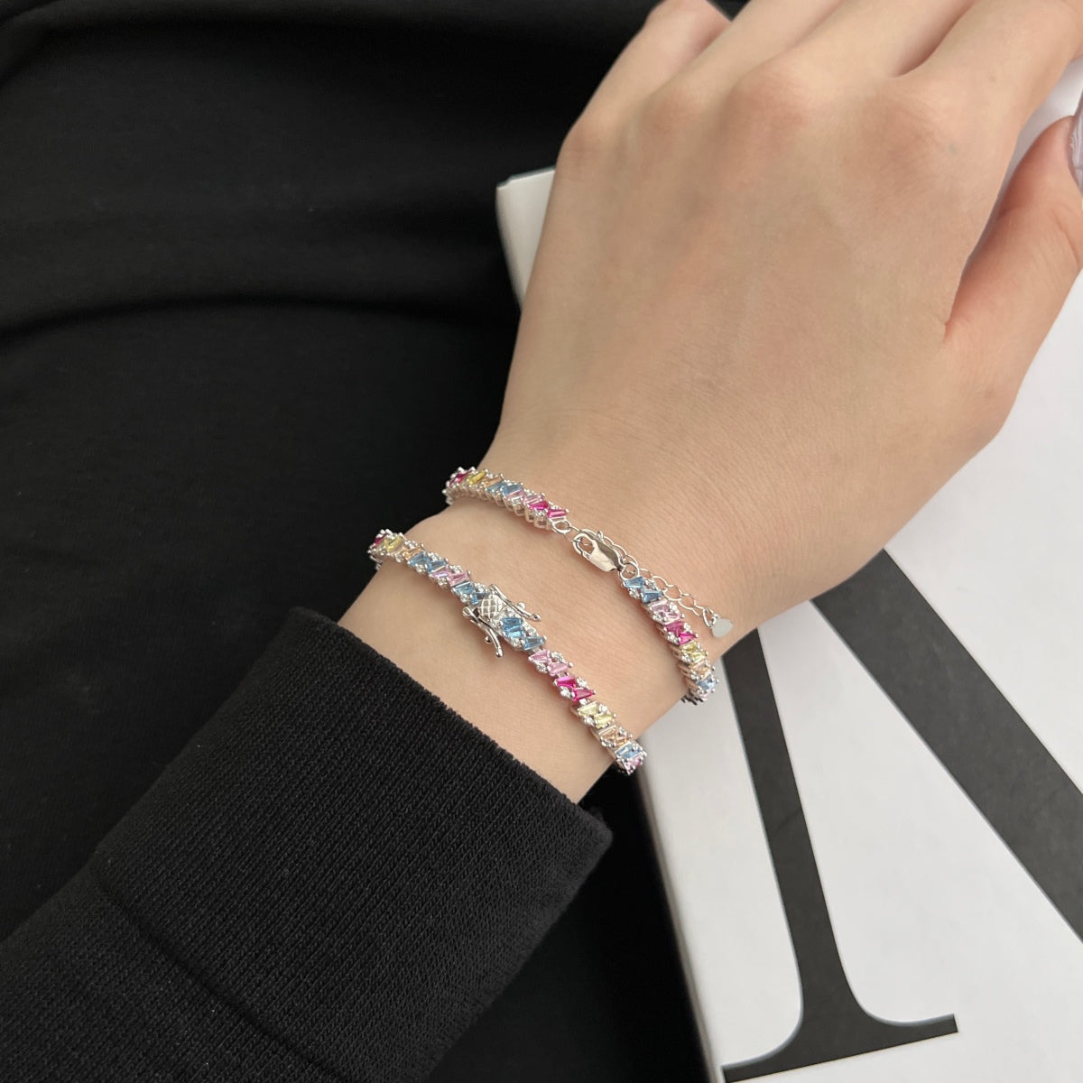 [Violet JW]Ornate Sparkling Multi Cut Party Bracelet