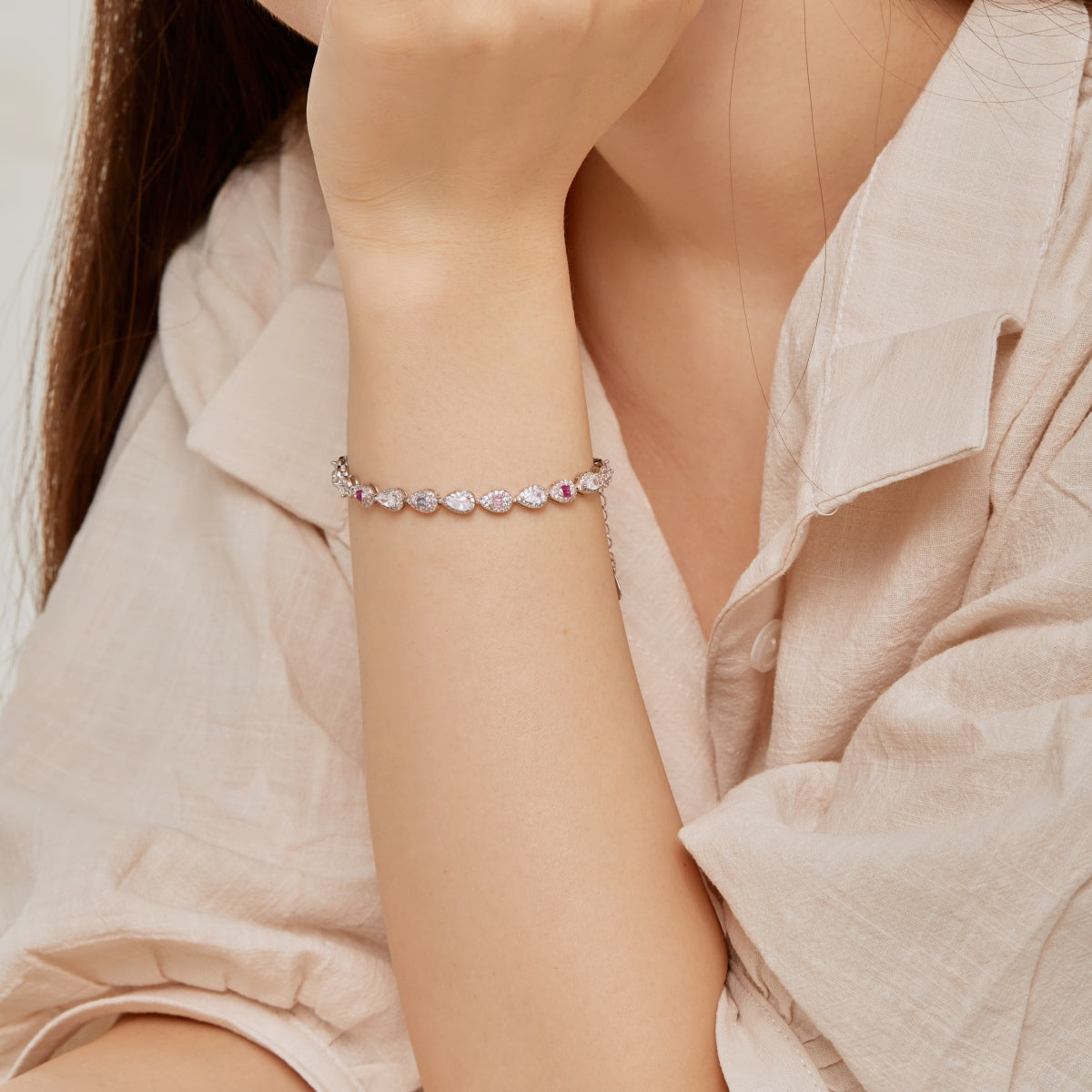 [Violet JW]0.25 Carat Radiant Water Drop Shape Daily Bracelet