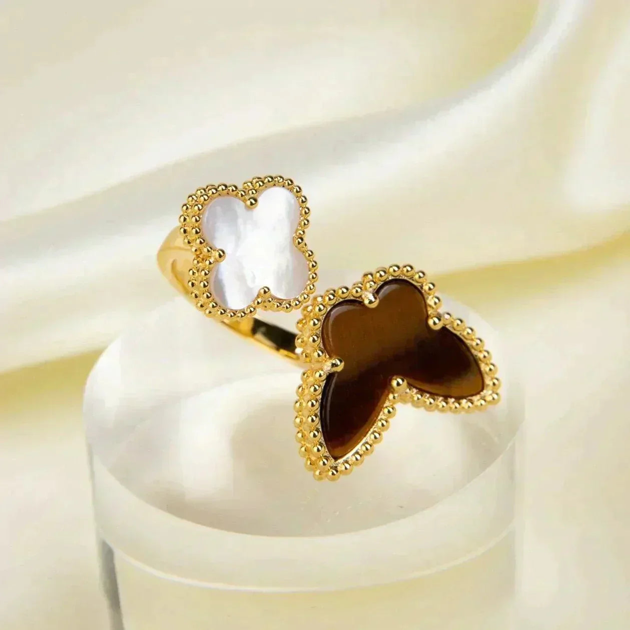 [Violet JW]LUCKY BETWEEN THE FINGER RING