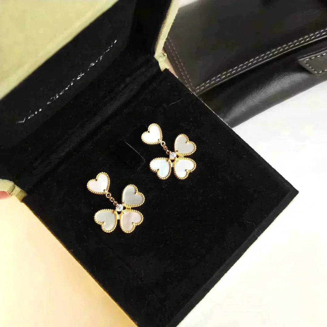 [Violet JW]CLOVER SWEET WHITE MOP EARRINGS