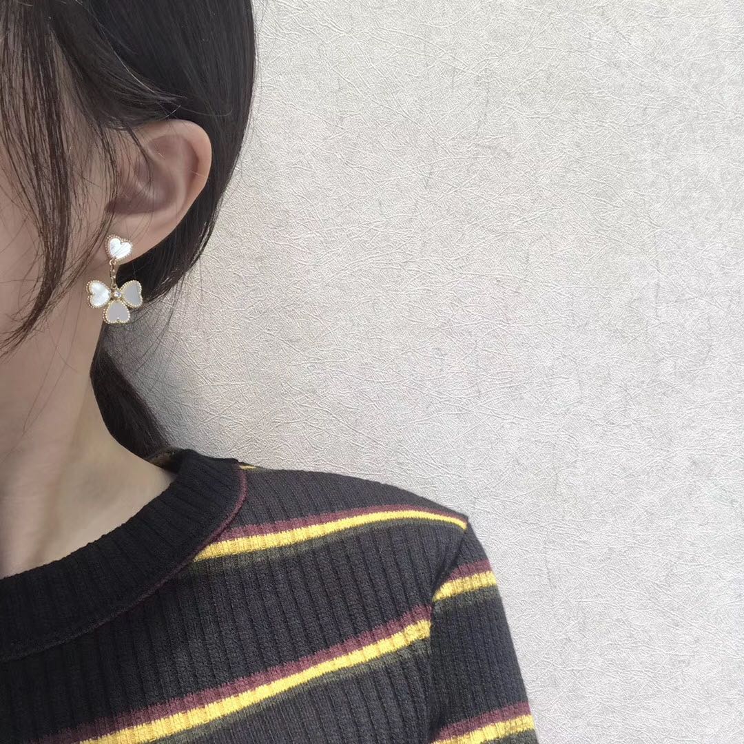 [Violet JW]CLOVER SWEET WHITE MOP EARRINGS