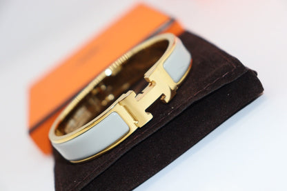 [Violet JW]H LIGHT BLUE BRACELET