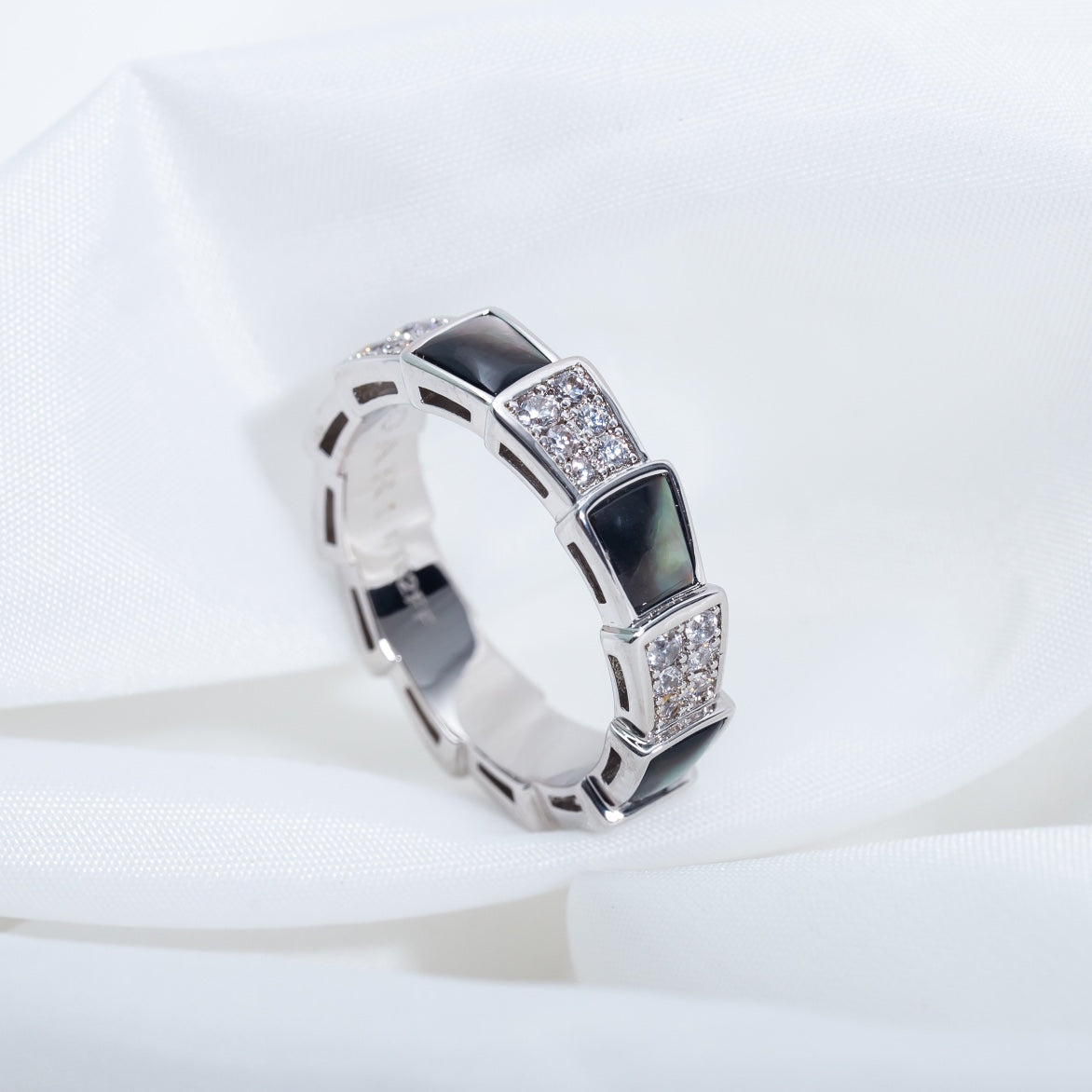 [Violet JW]SERPENTI RING SILVER DIAMOND BLACK MOP 4MM