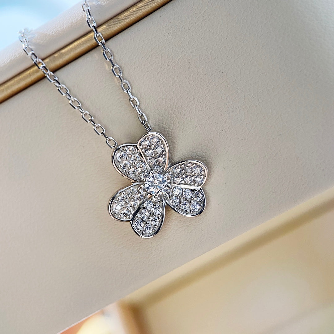 [Violet JW]CLOVER DIAMOND NECKLACE SILVER