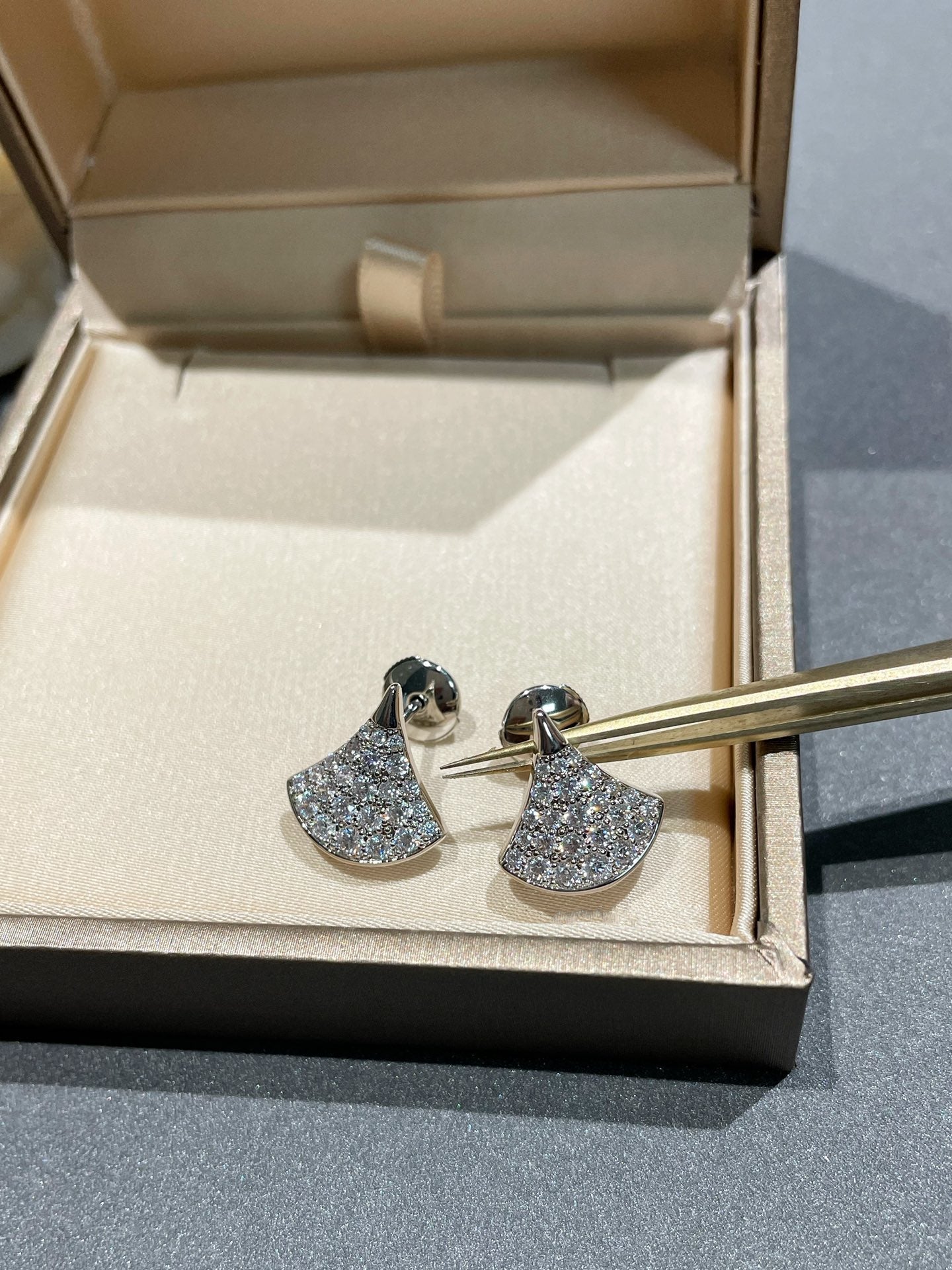 [Violet JW]DREAM STUD EARRINGS DIAMOND
