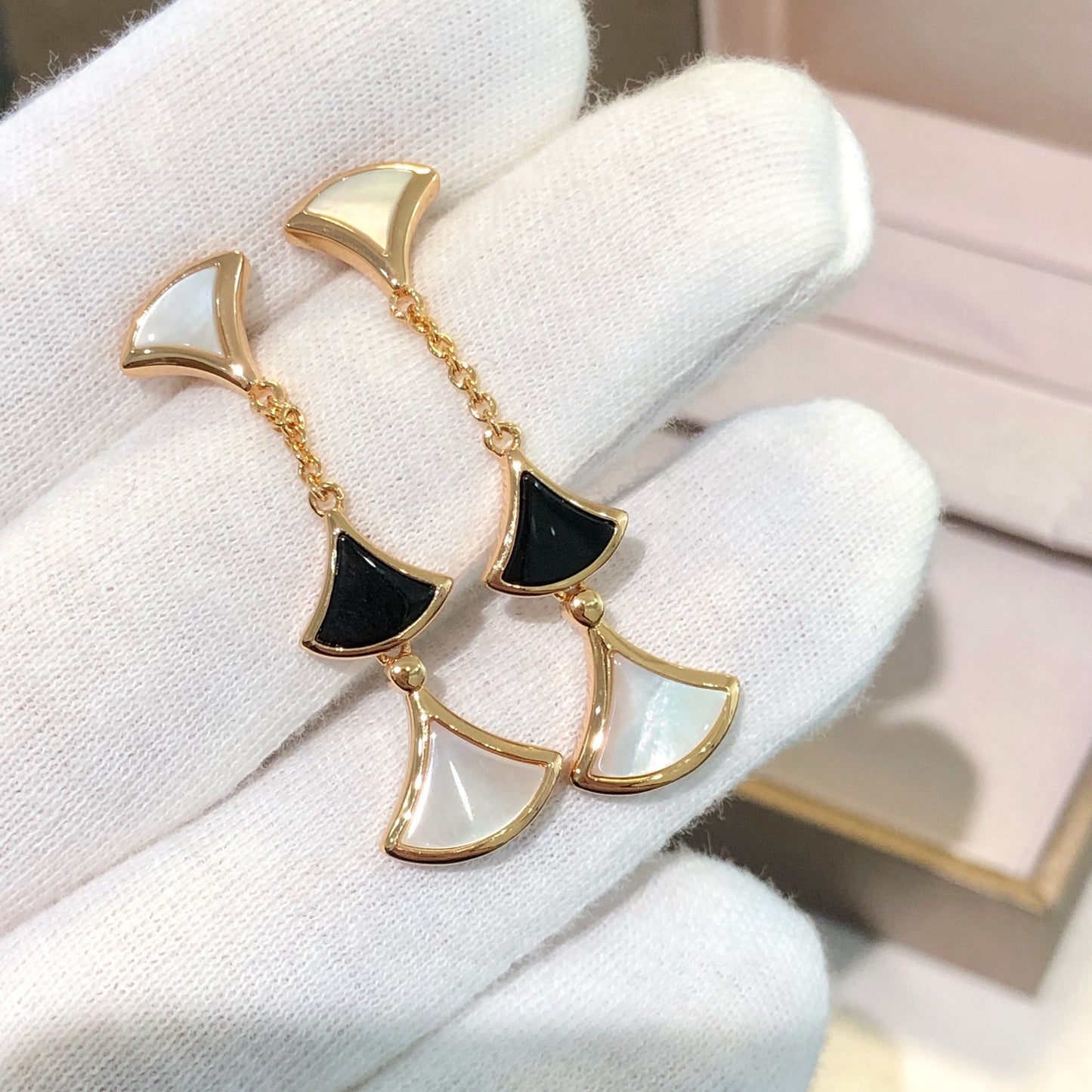 [Violet JW]DREAM EARRINGS 3 MOTIFS ONYX MOP PINK GOLD