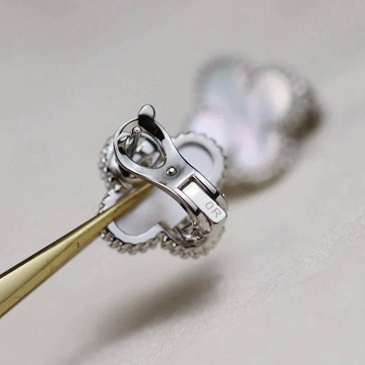 [Violet JW]CLOVER MEDIUM 1 MOTIFS  WHITE MOP EARRINGS SILVER