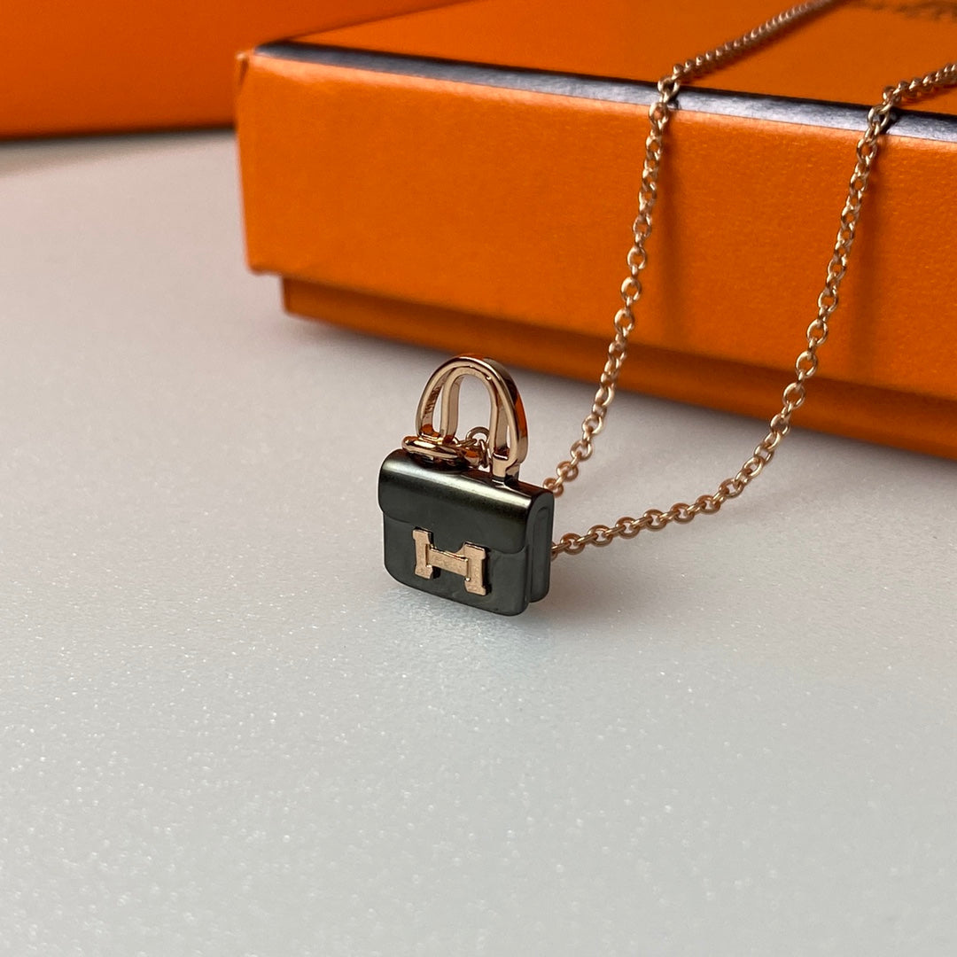 [Violet JW]CONSTANCE BLACK PEDANT PINK GOLD NECKLACE