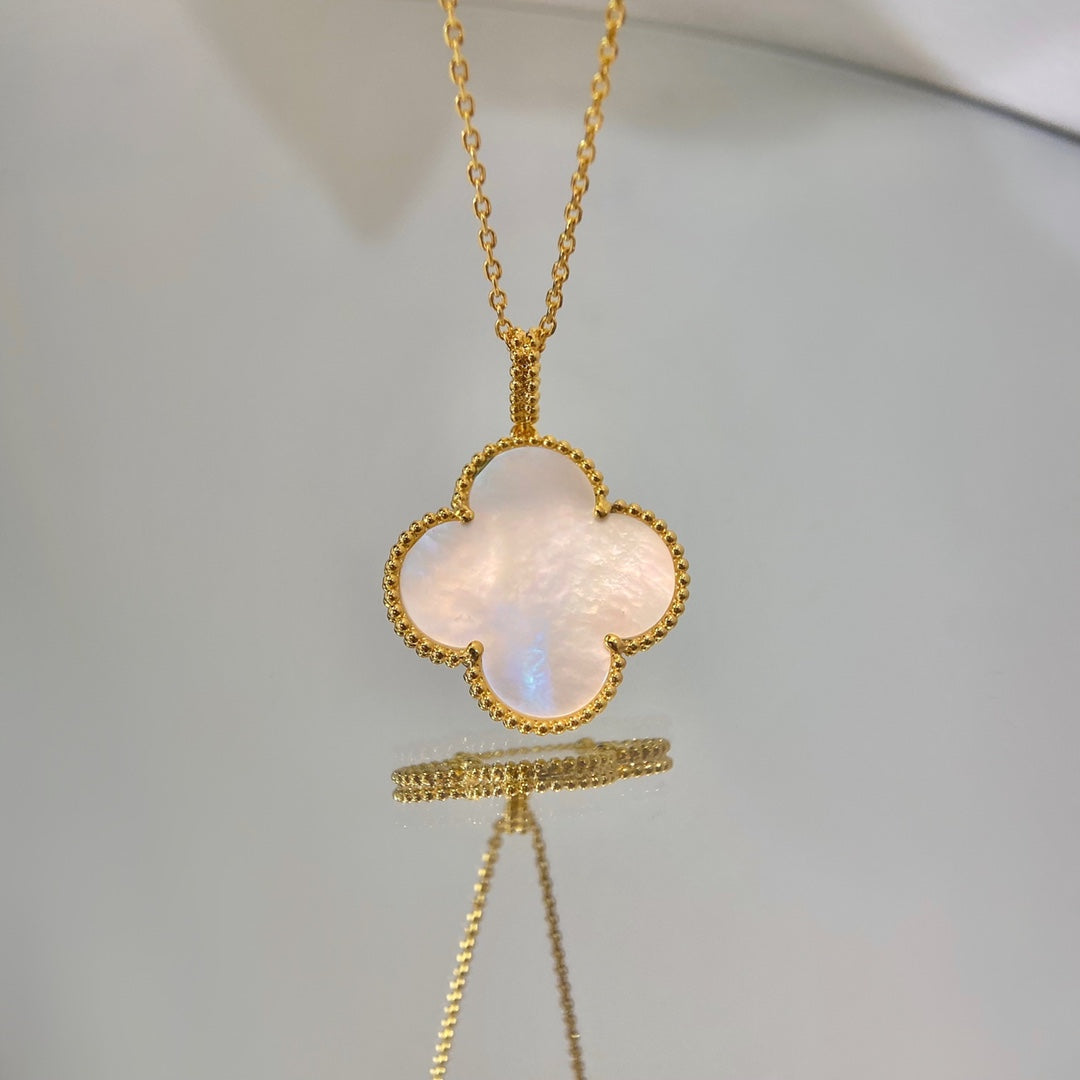 [Violet JW]CLOVER 25MM MOP LARGE PENDANT NECKLACE