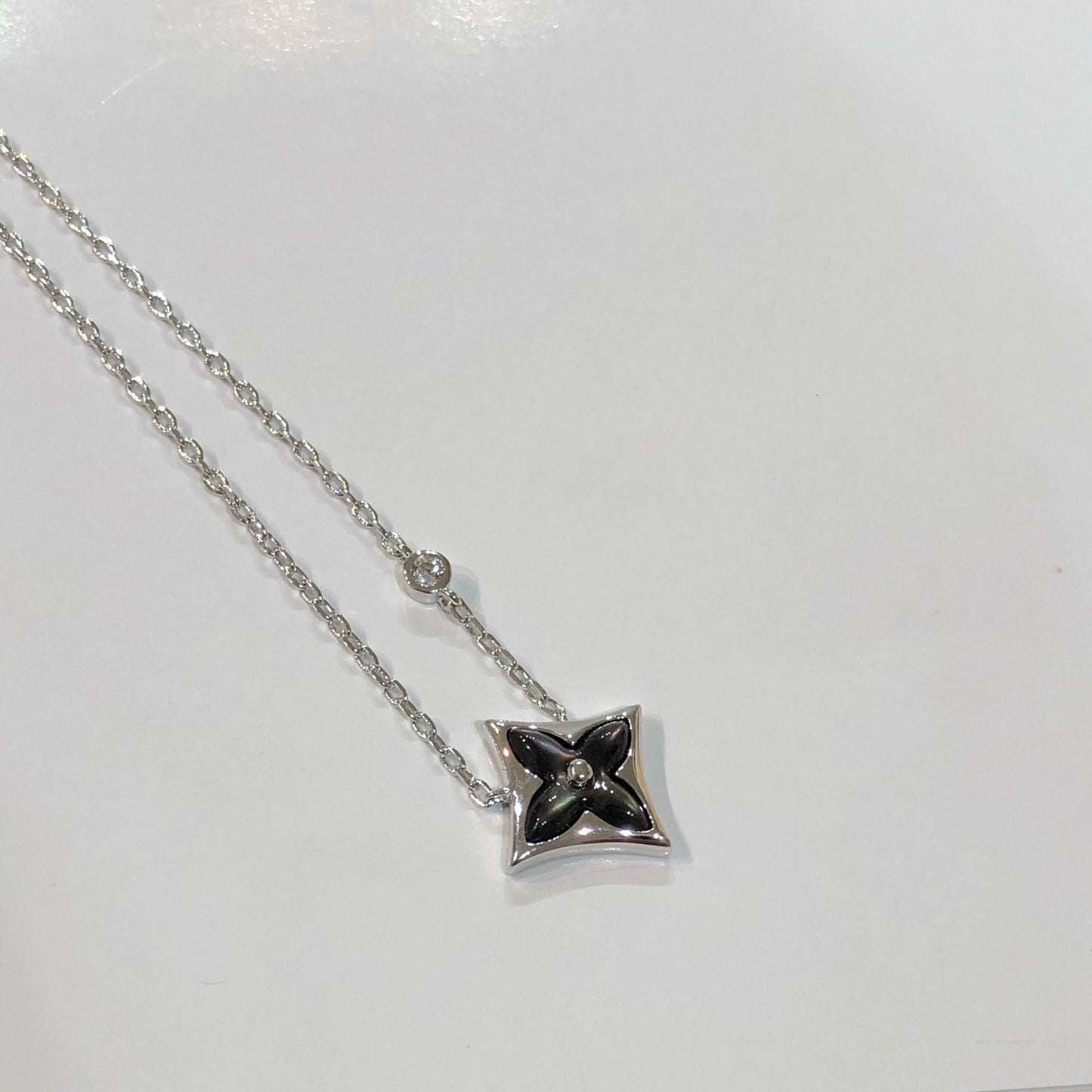 [Violet JW]STAR BLACK MOP NECKLACE