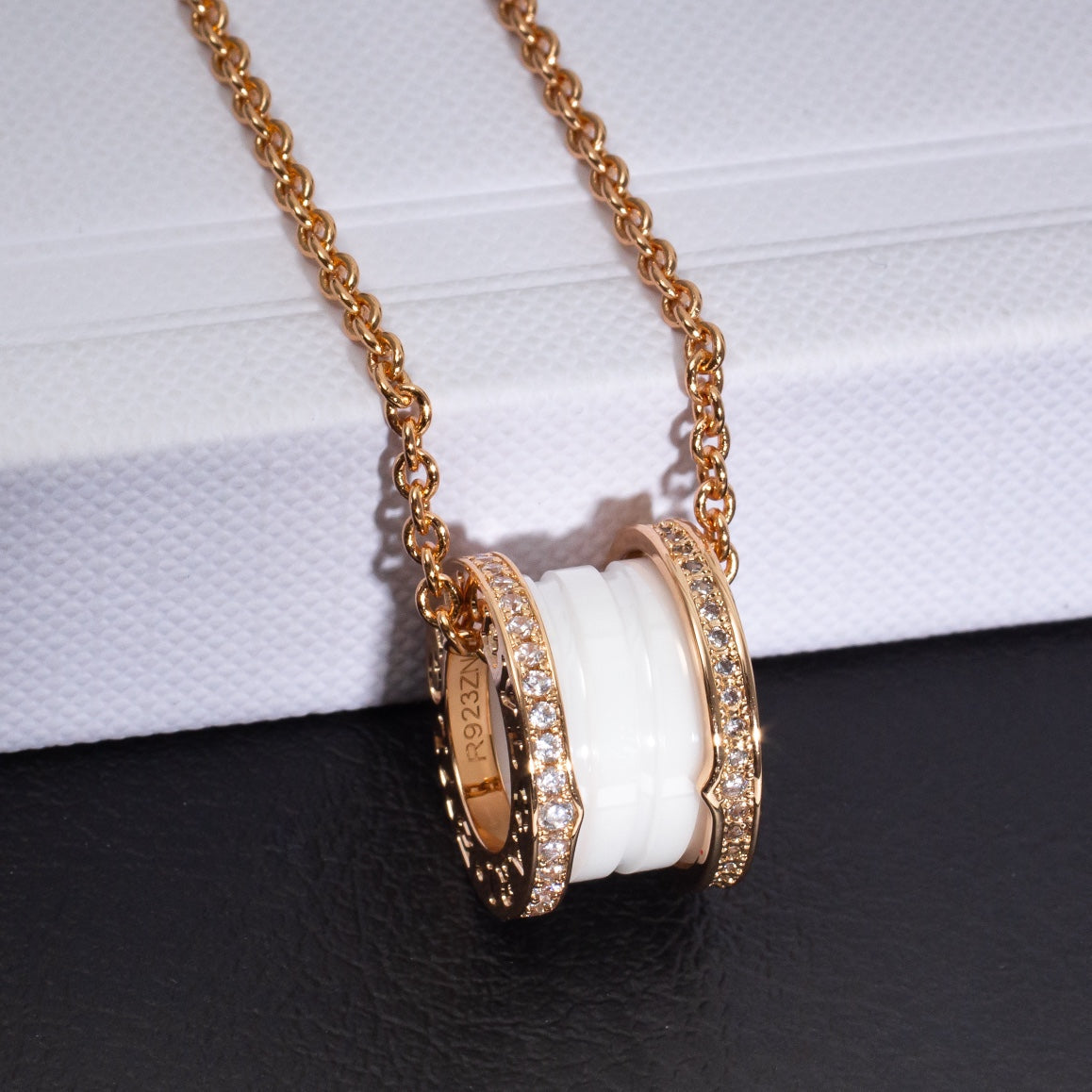 [Violet JW]ZERO 1 WHITE CERAMIC PINK GOLD DIAMOND NECKLACE