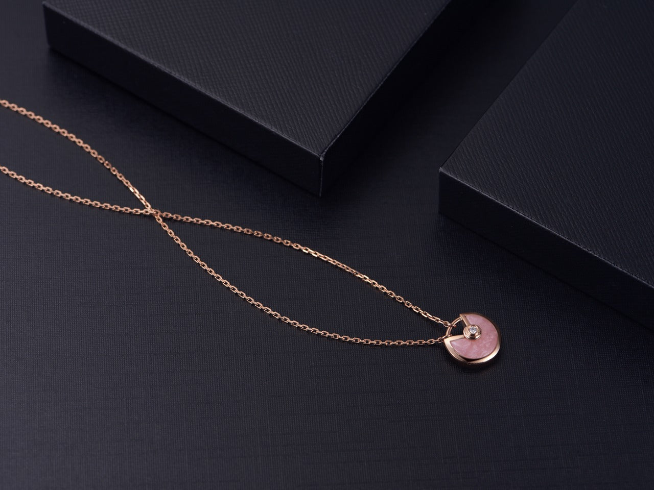 [Violet JW]AMULETTE ROSE GOLD PINK MOP NECKLACE