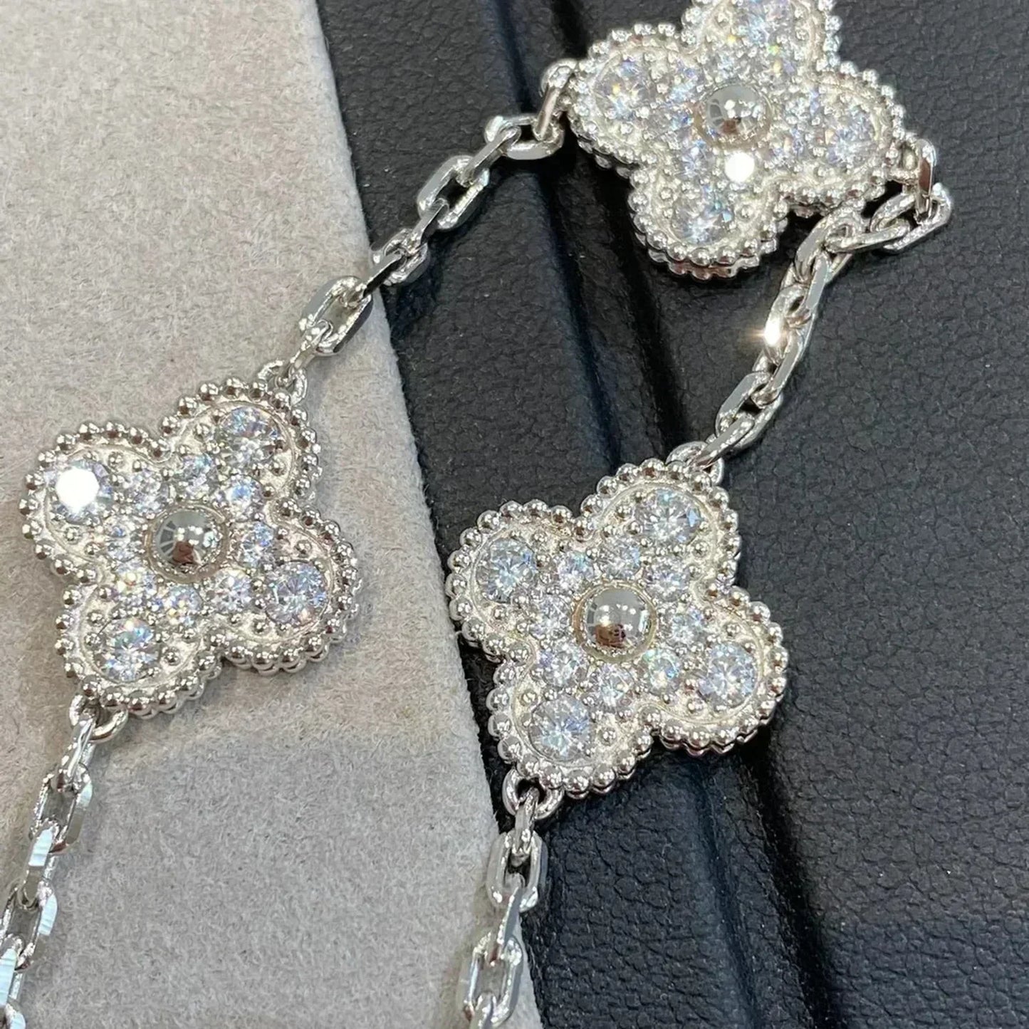 [Violet JW]CLOVER 5 MOTIFS  DIAMOND BRACELET SILVER