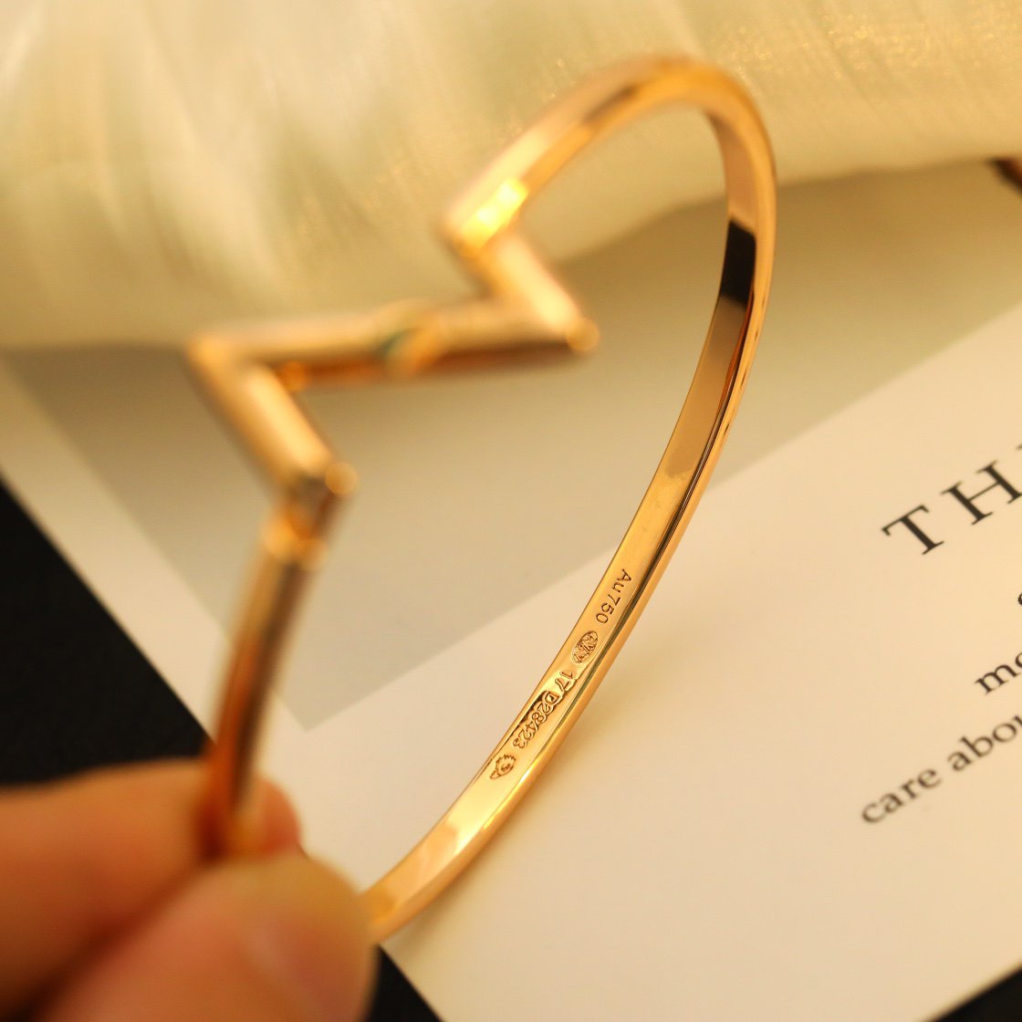 [Violet JW]VOLTE UPSITE DOWN BRACELET