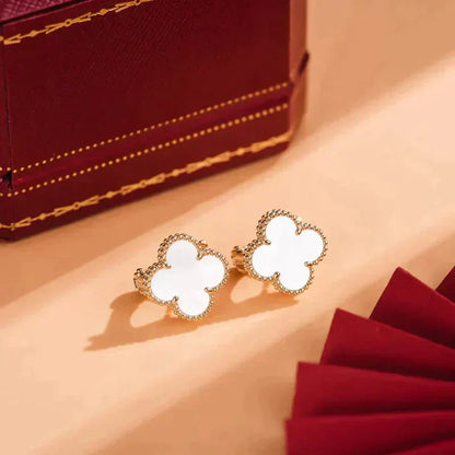 [Violet JW]CLOVER MEDIUM 1 MOTIFS  WHITE MOP STUD EARRINGS
