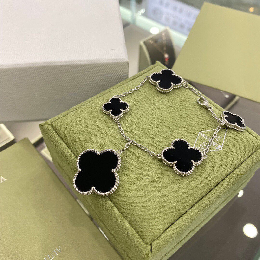 [Violet JW]CLOVER 5 MOTIFS SIVLER ONYX BRACELET