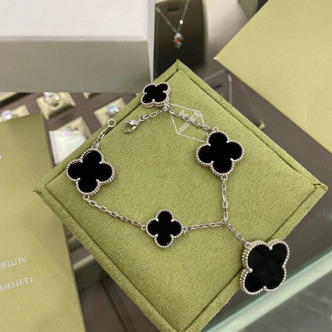 [Violet JW]CLOVER 5 MOTIFS SIVLER ONYX BRACELET