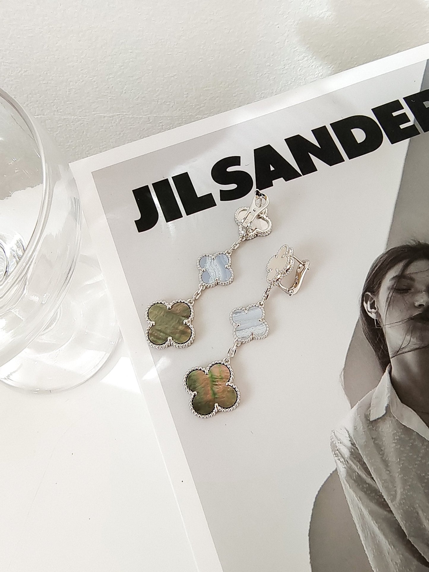 [Violet JW]CLOVER 3 MOTIFS CHALCEDONY DARK MOP SILVER EARRINGS