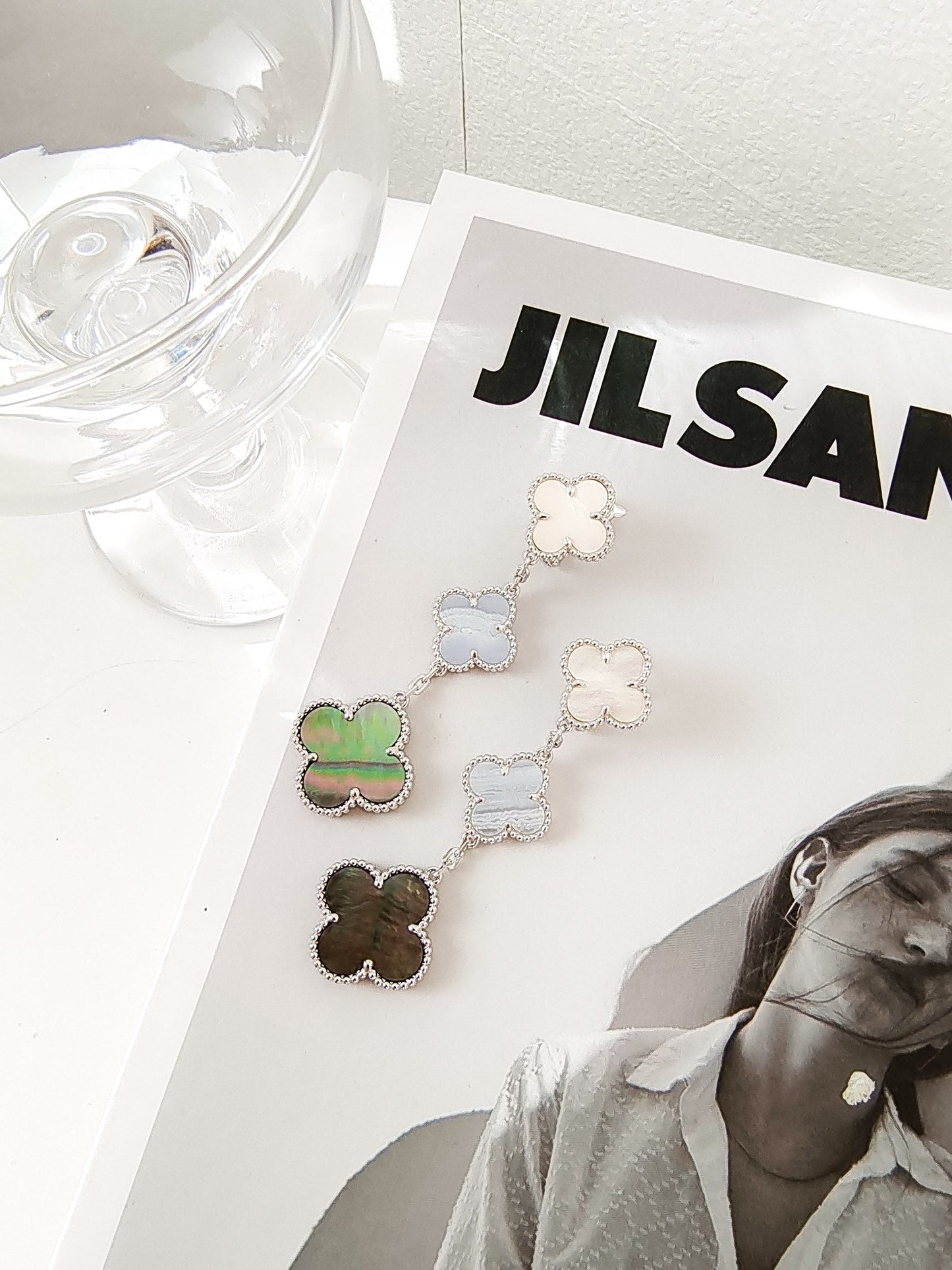 [Violet JW]CLOVER 3 MOTIFS CHALCEDONY DARK MOP SILVER EARRINGS