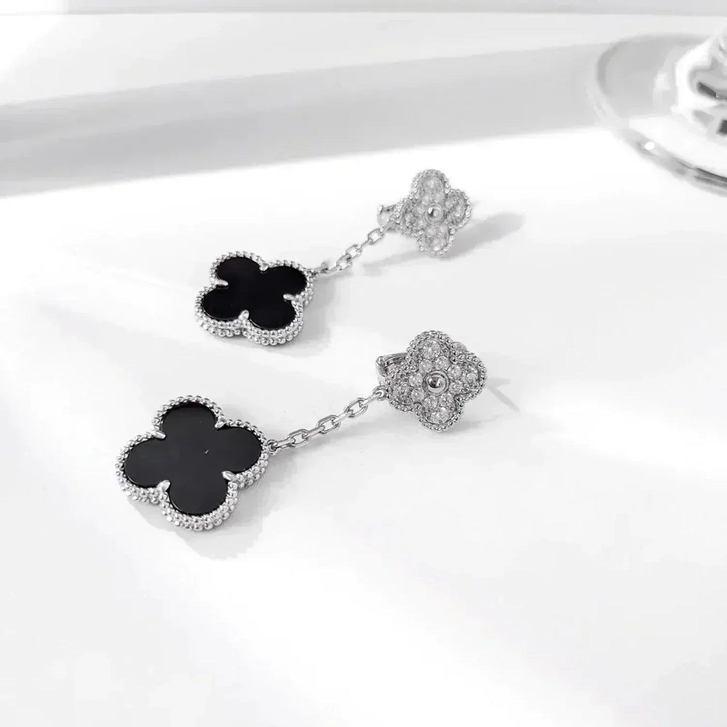 [Violet JW]CLOVER 2 MOTIFS  DIAMOND ONYX EARRINGS SILVER