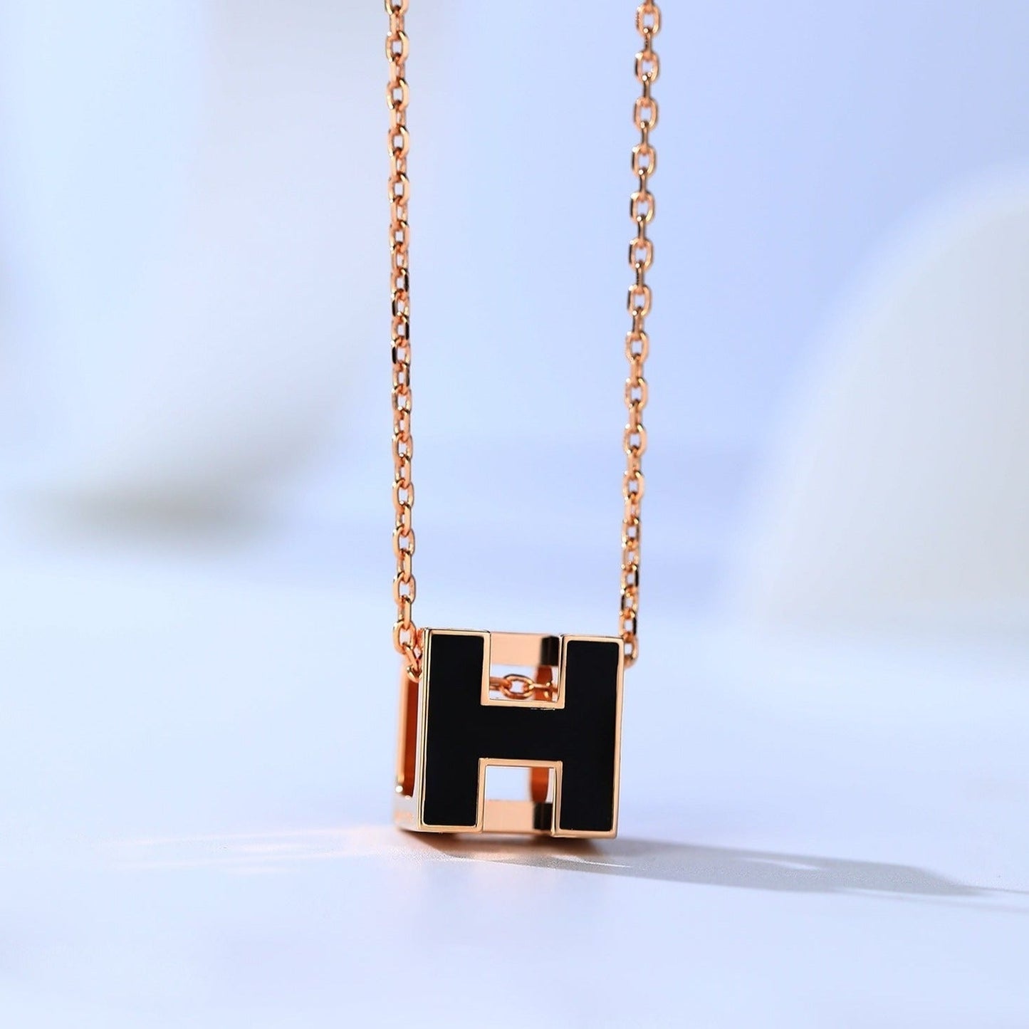 [Violet JW]H CAGE PINK GOLD NECKLACE