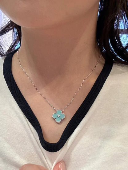 [Violet JW]CLOVER 1 DIAMOND LIGHT BLUE SILVER NECKLACE