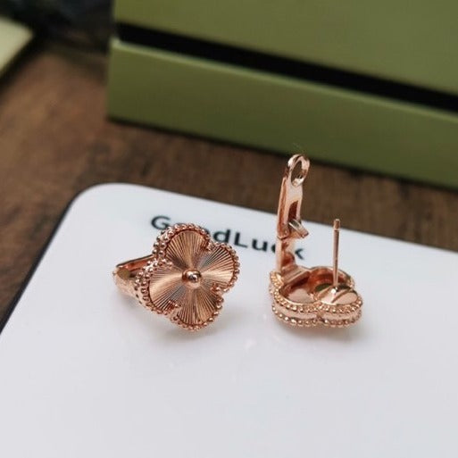 [Violet JW]CLOVER MEDIUM STUD EARRINGS