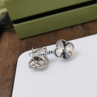 [Violet JW]CLOVER MEDIUM STUD EARRINGS
