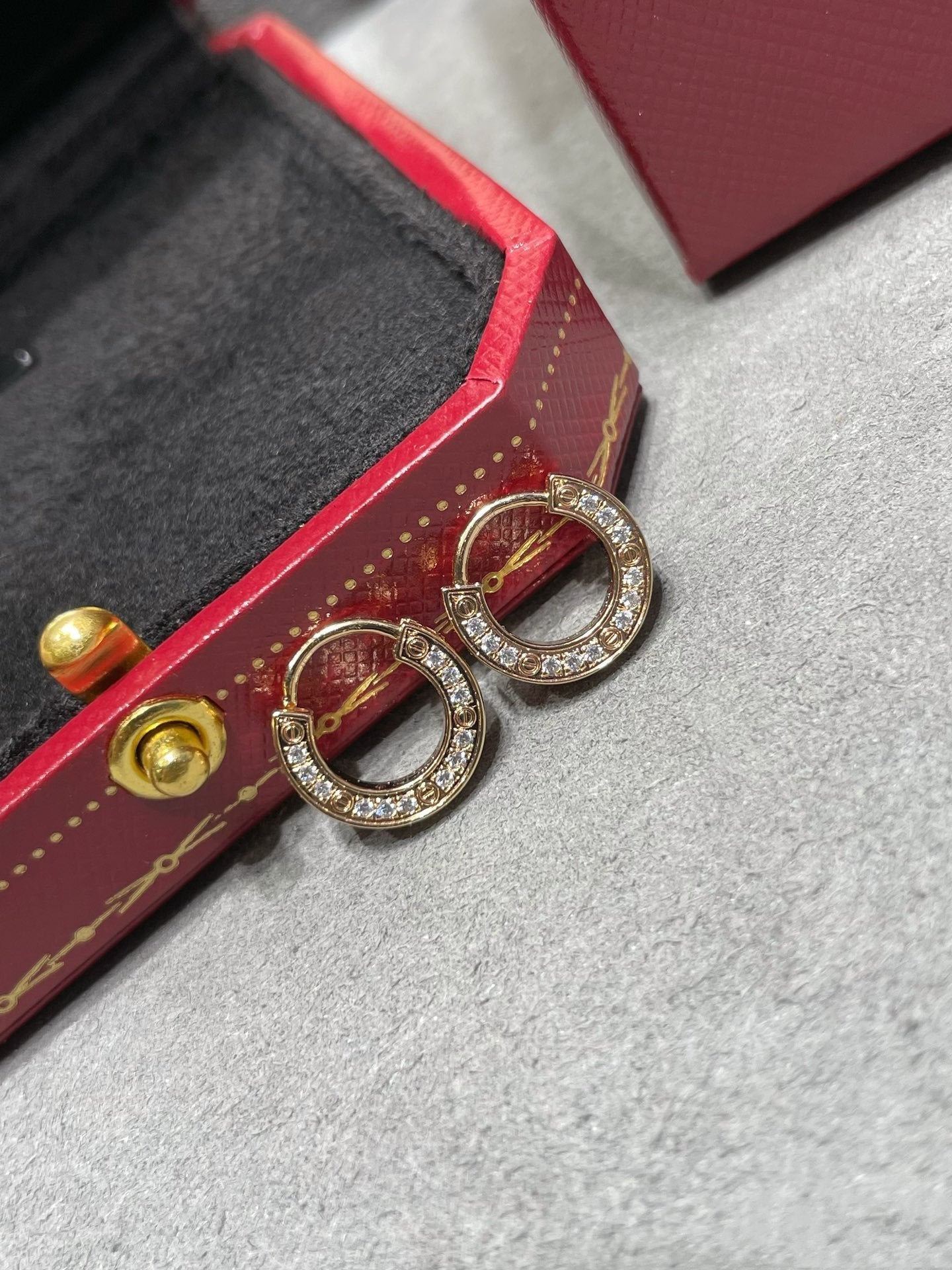 [Violet JW]LOVE DIAMOND EARRINGS