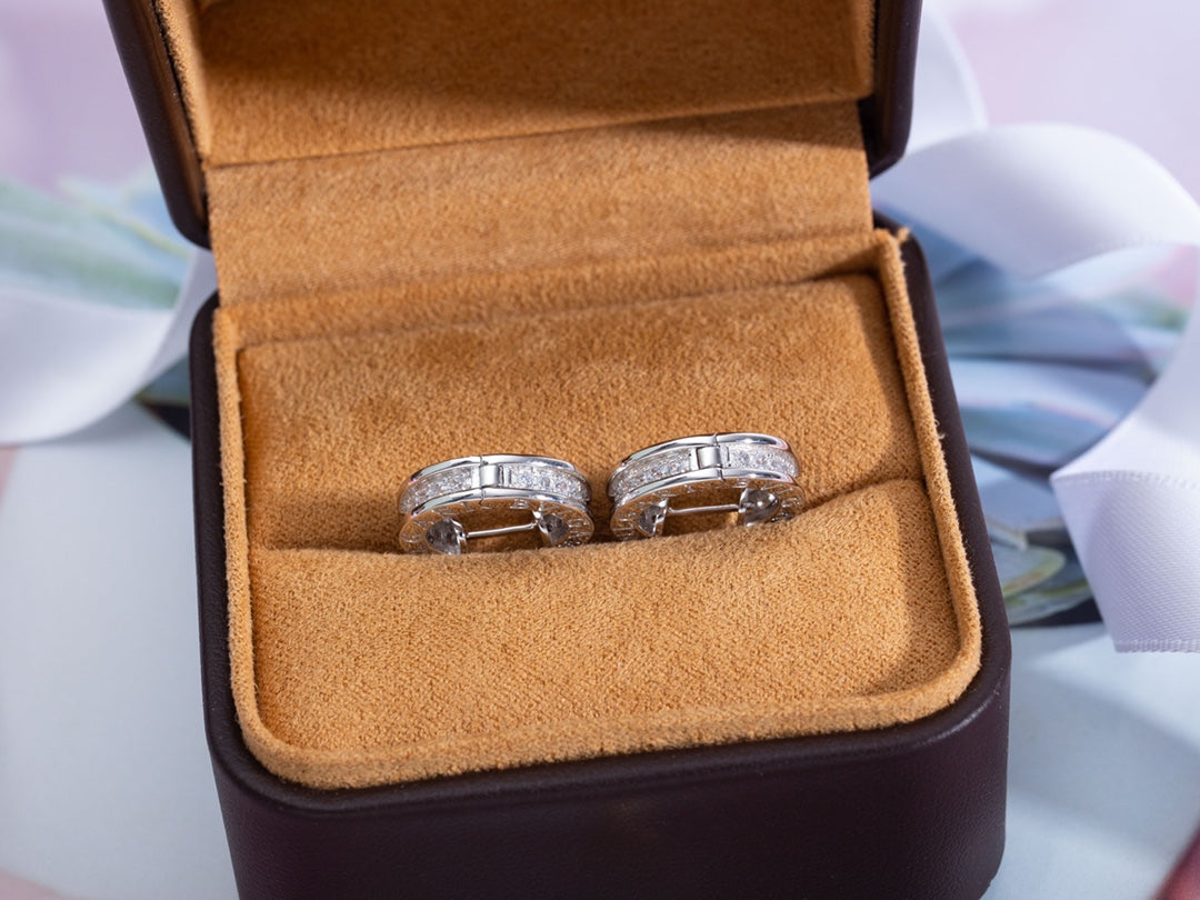 [Violet JW]ZERO 1 MINI SILVER DIAMOND EARRINGS