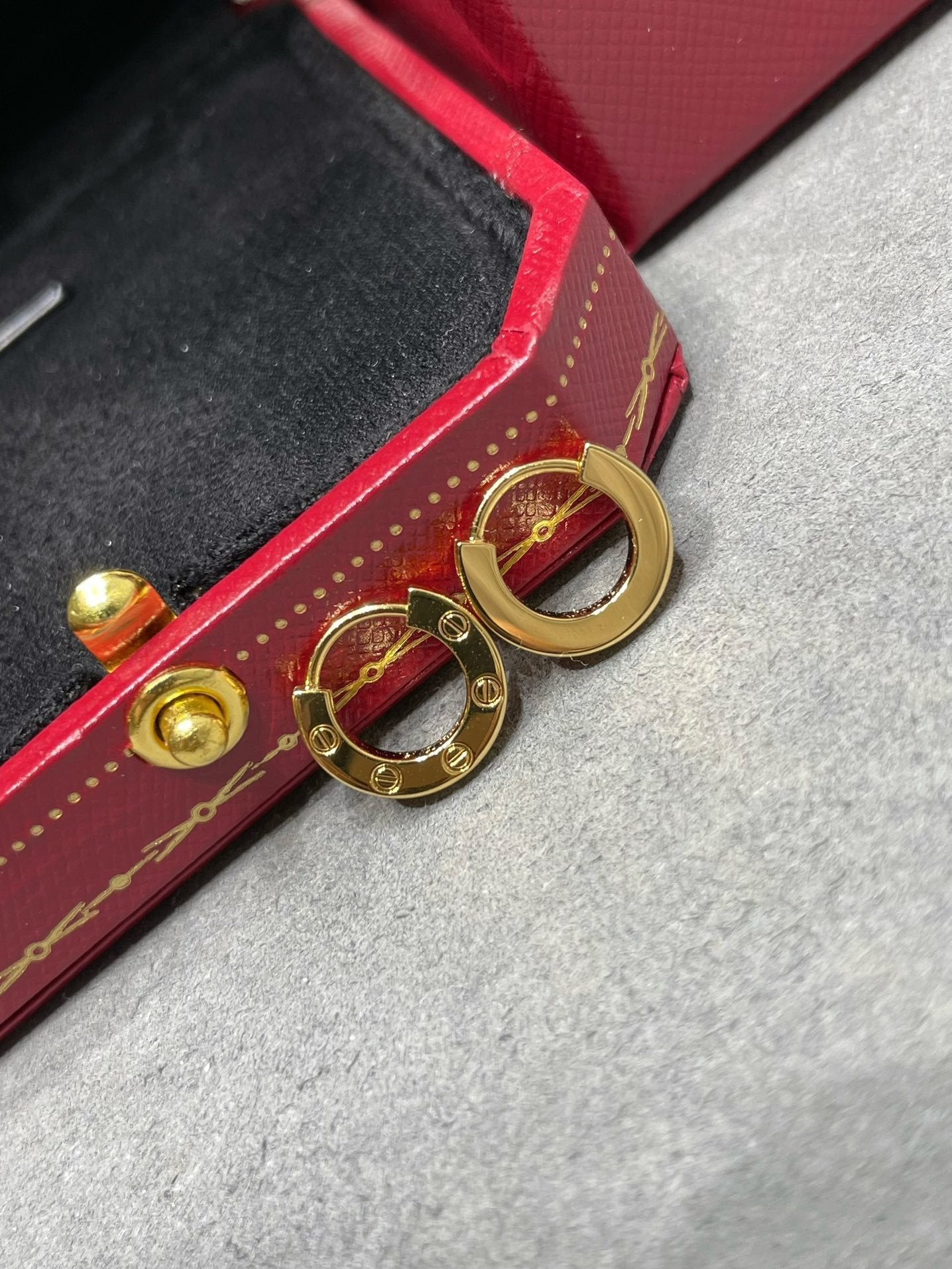 [Violet JW]LOVE MINI EARRINGS