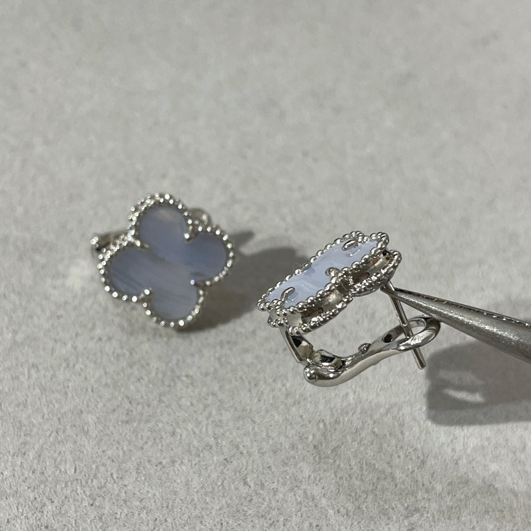 [Violet JW]CLOVER CHALCEDONY SILVER STUD EARRINGS