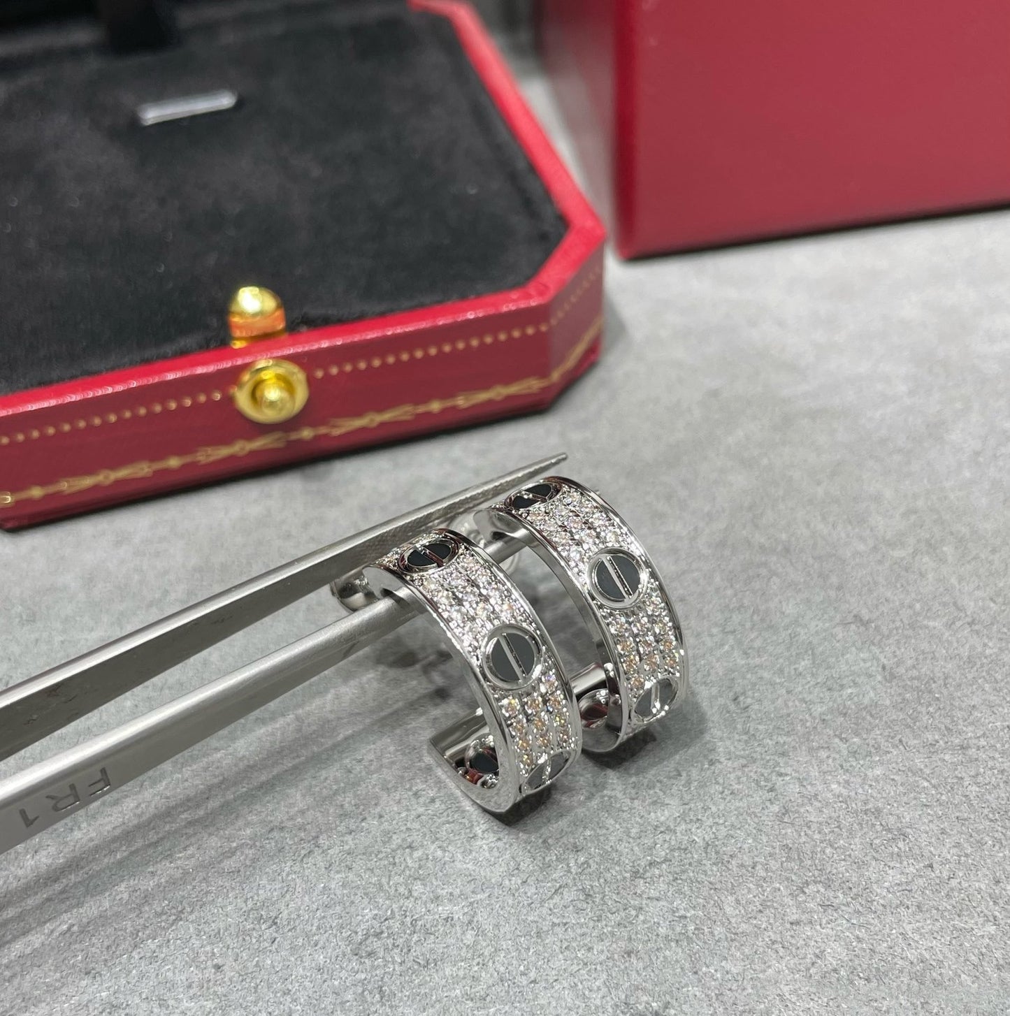 [Violet JW]LOVE CERAMIC DIAMOND PAVED SILVER EARRINGS