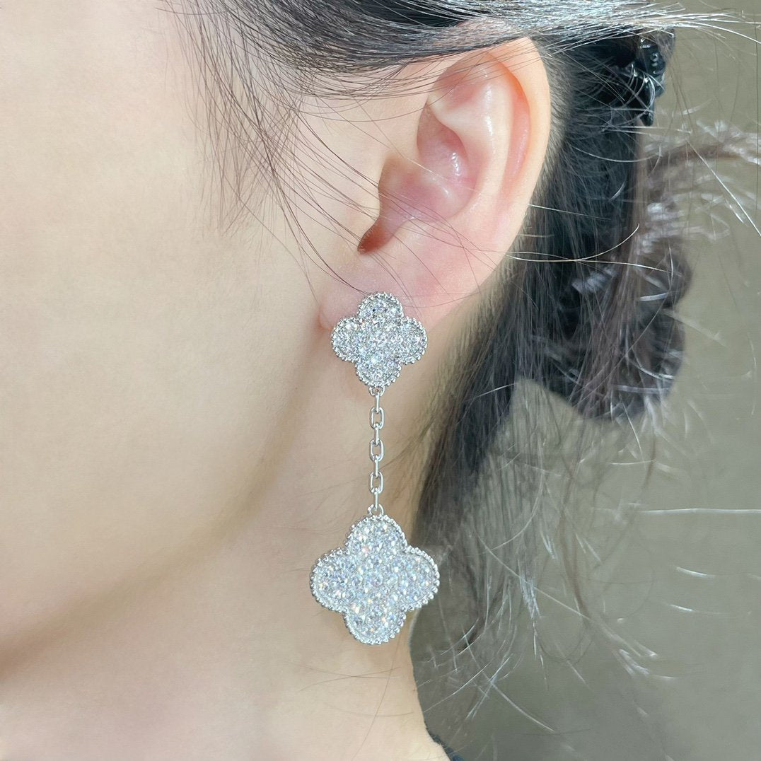 [Violet JW]CLOVER 2 MOTIFS DIAMOND PAVED SILVER EARRINGS