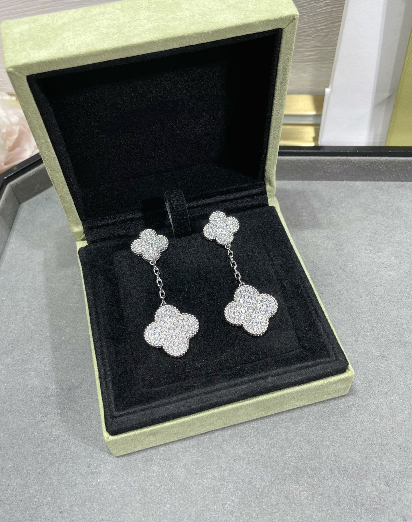 [Violet JW]CLOVER 2 MOTIFS DIAMOND PAVED SILVER EARRINGS