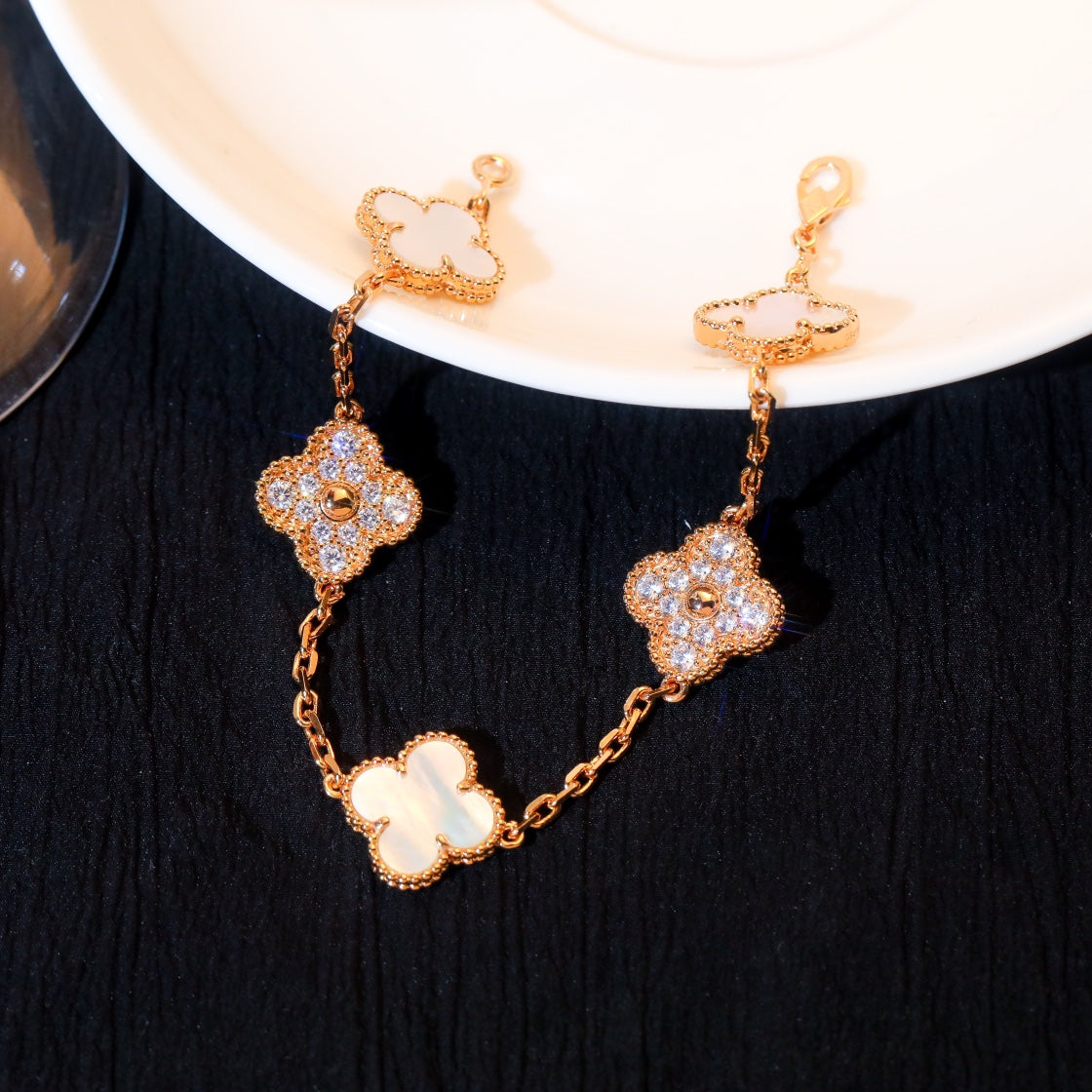 [Violet JW]CLOVER BRACELET 5 MOTIF WHITE MOP DIAMOND