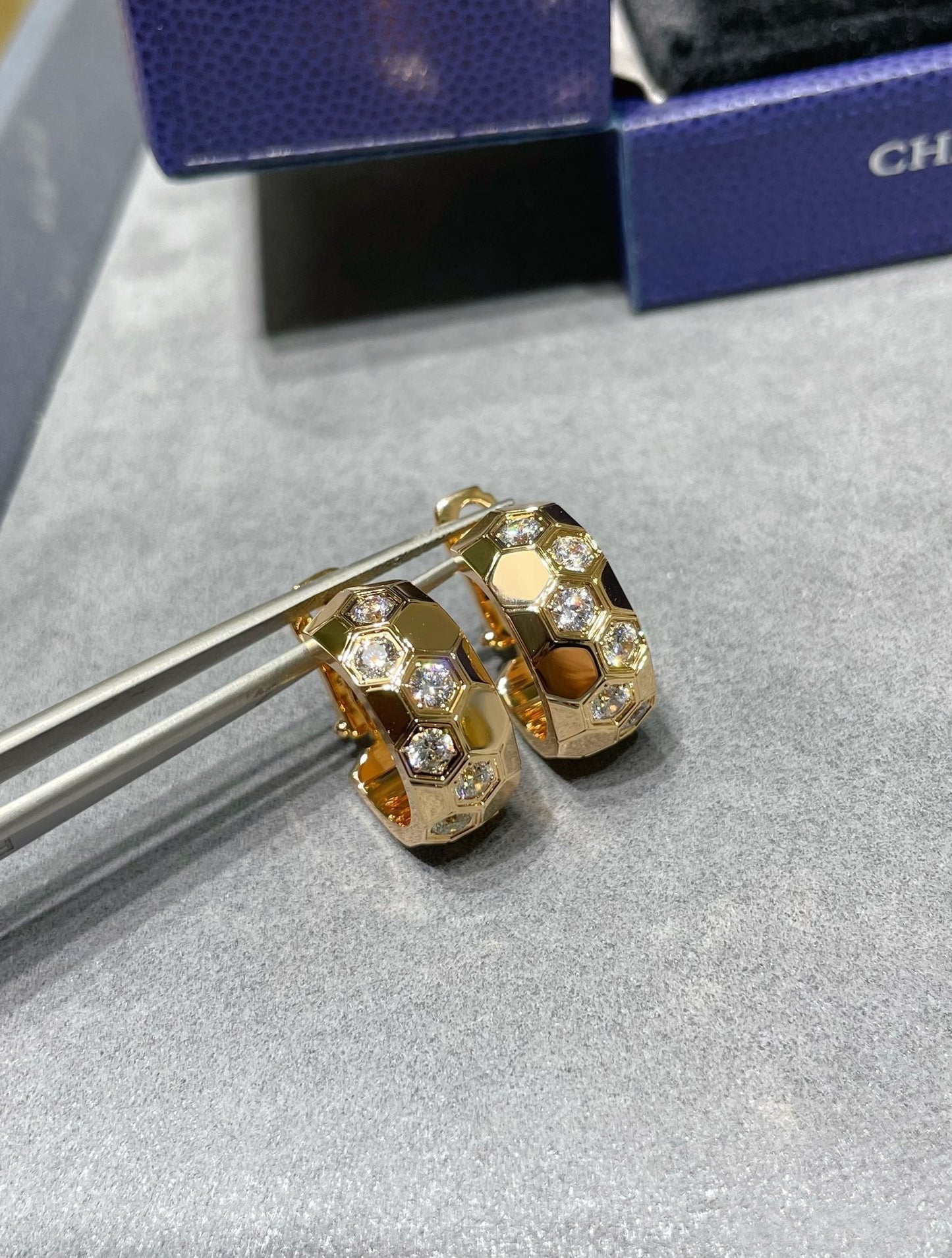 [Violet JW]BEE LOVE DIAMOND HOOP EARRINGS