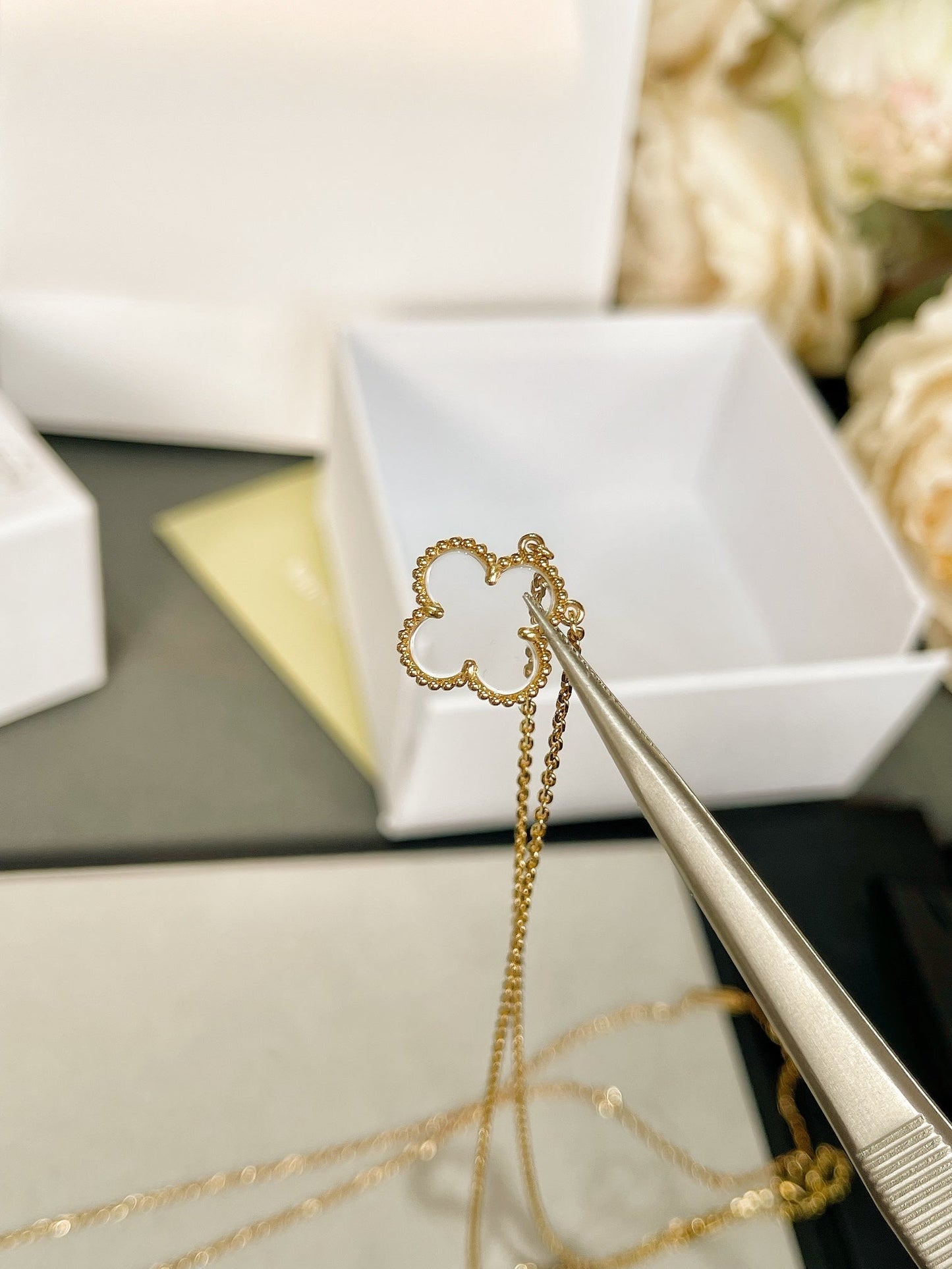 [Violet JW]CLOVER ROCK CRYSTAL ROSE GOLD NECKLACE