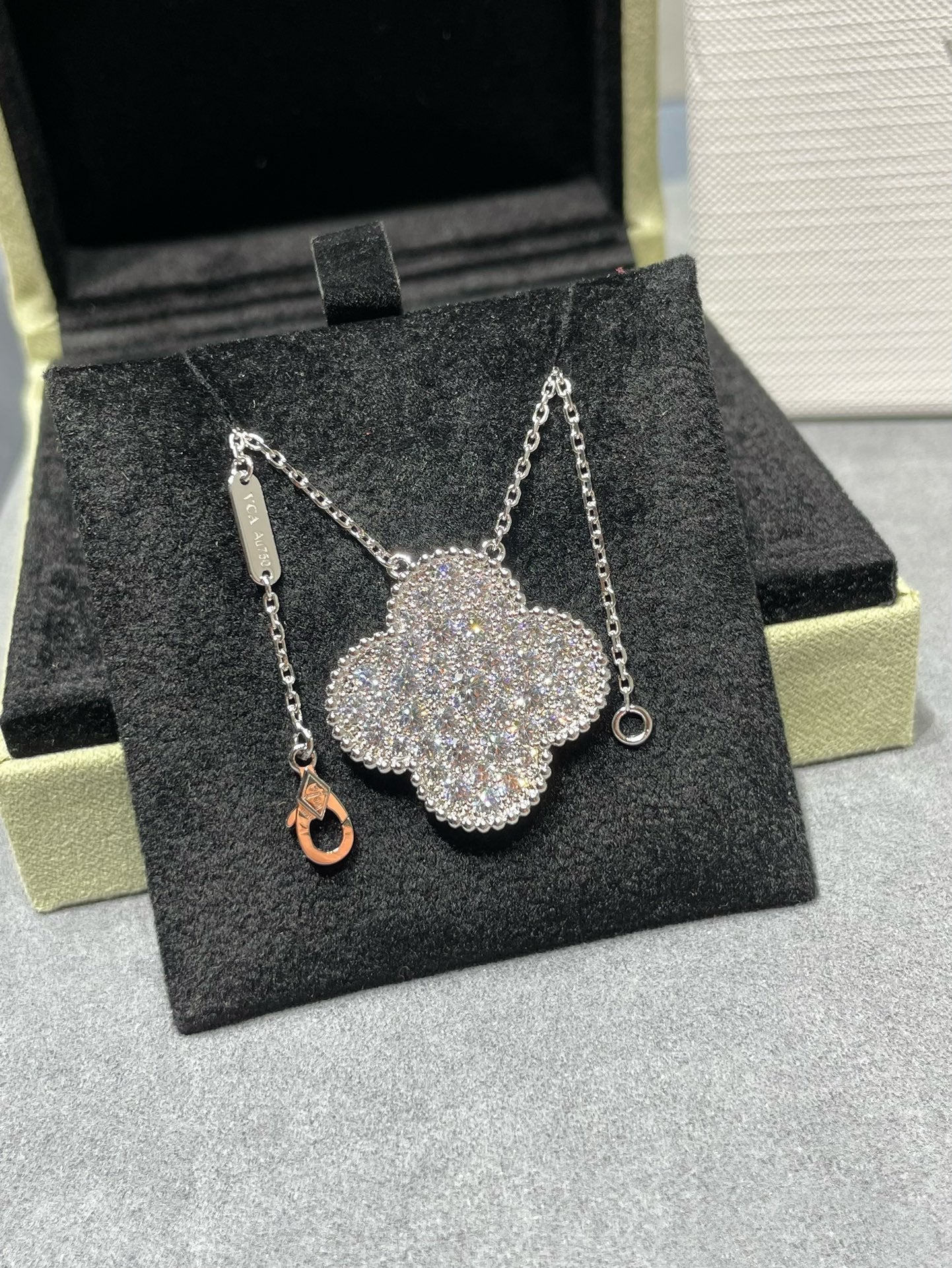 [Violet JW]CLOVER 25MM LARGE PENDANT DIAMOND PAVED SILVER NECKLACE
