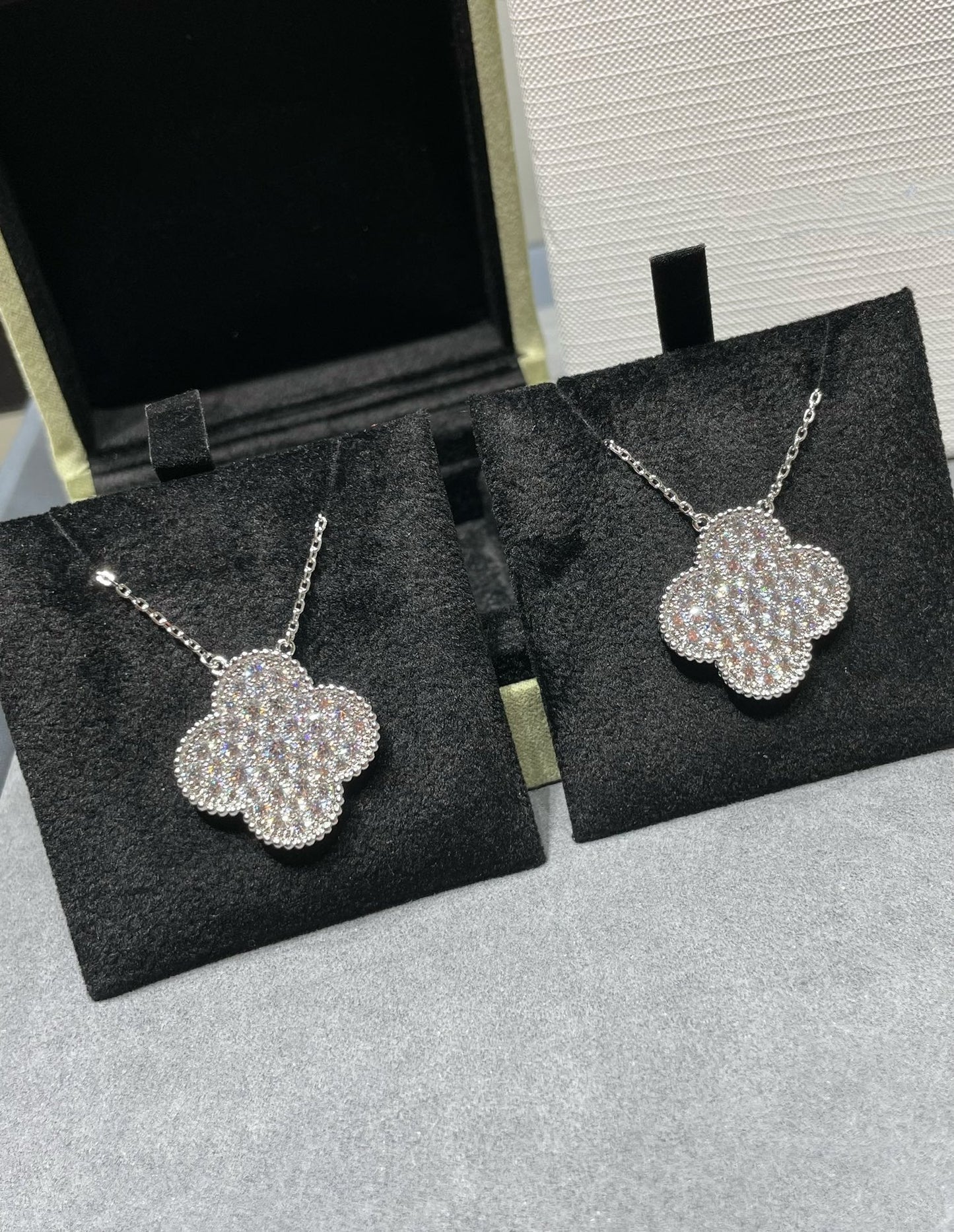 [Violet JW]CLOVER 25MM LARGE PENDANT DIAMOND PAVED SILVER NECKLACE